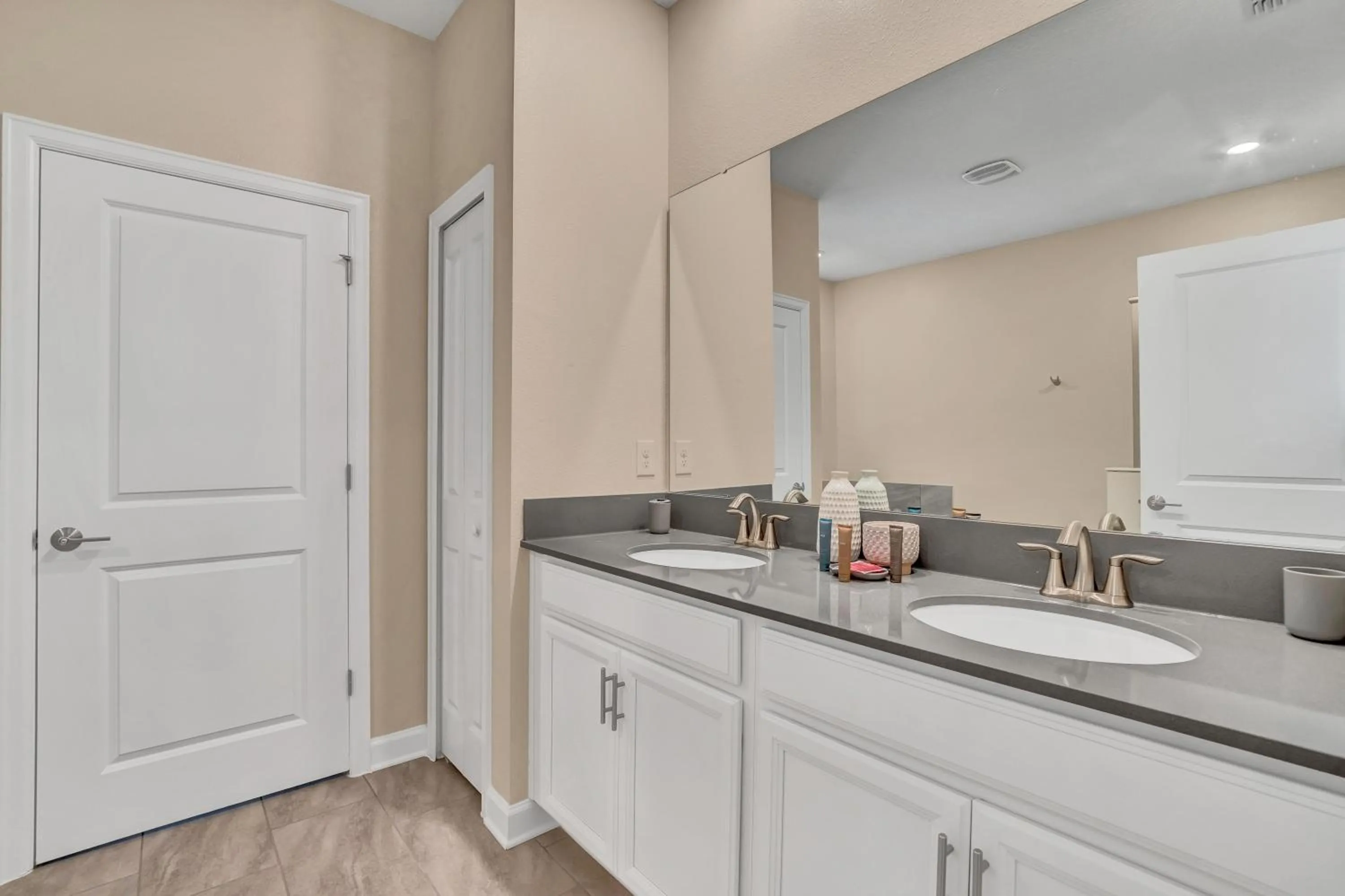 VILLA wPrivate Pool & Game Room near Disney