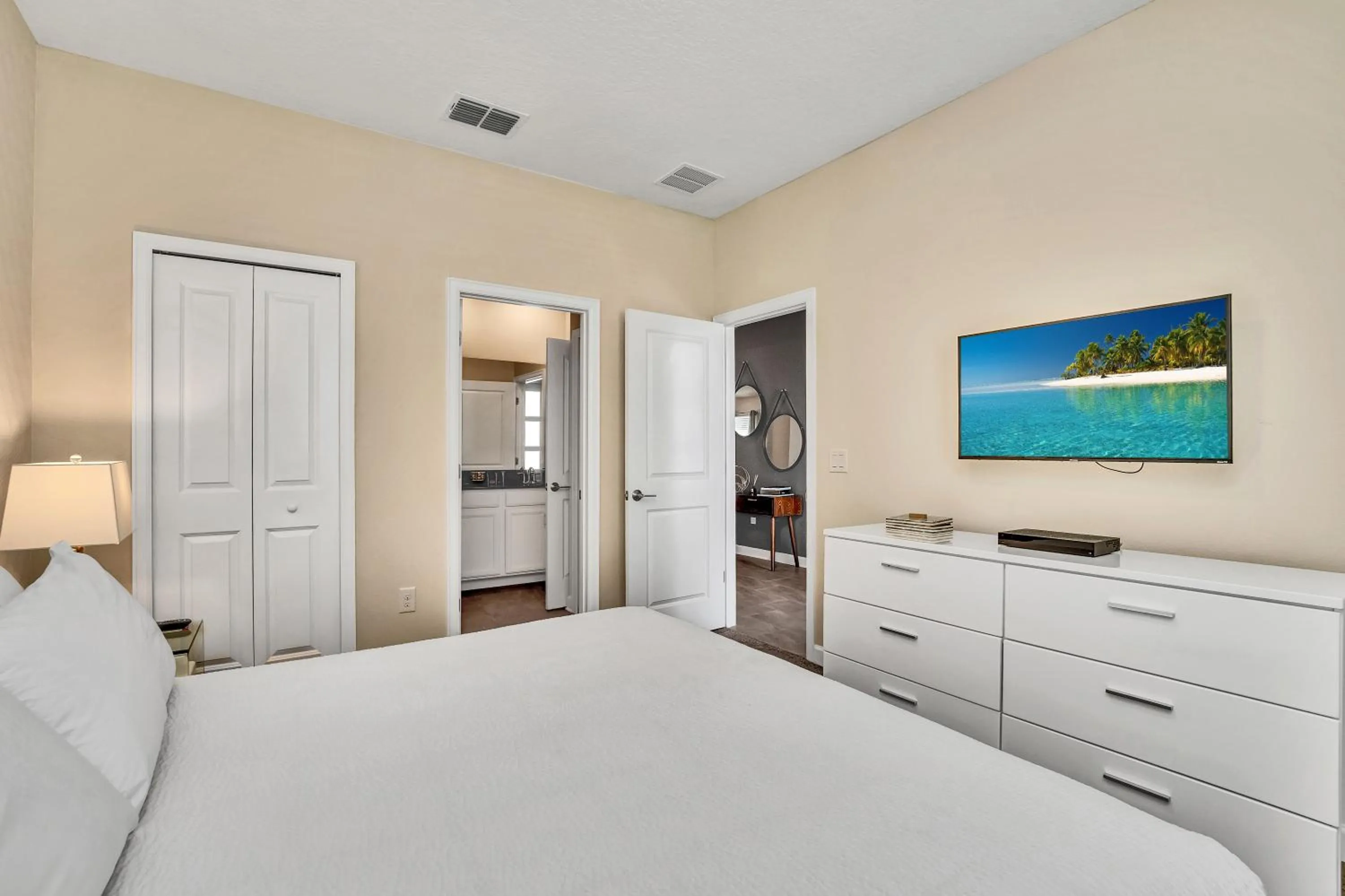 Bed in VILLA wPrivate Pool & Game Room near Disney