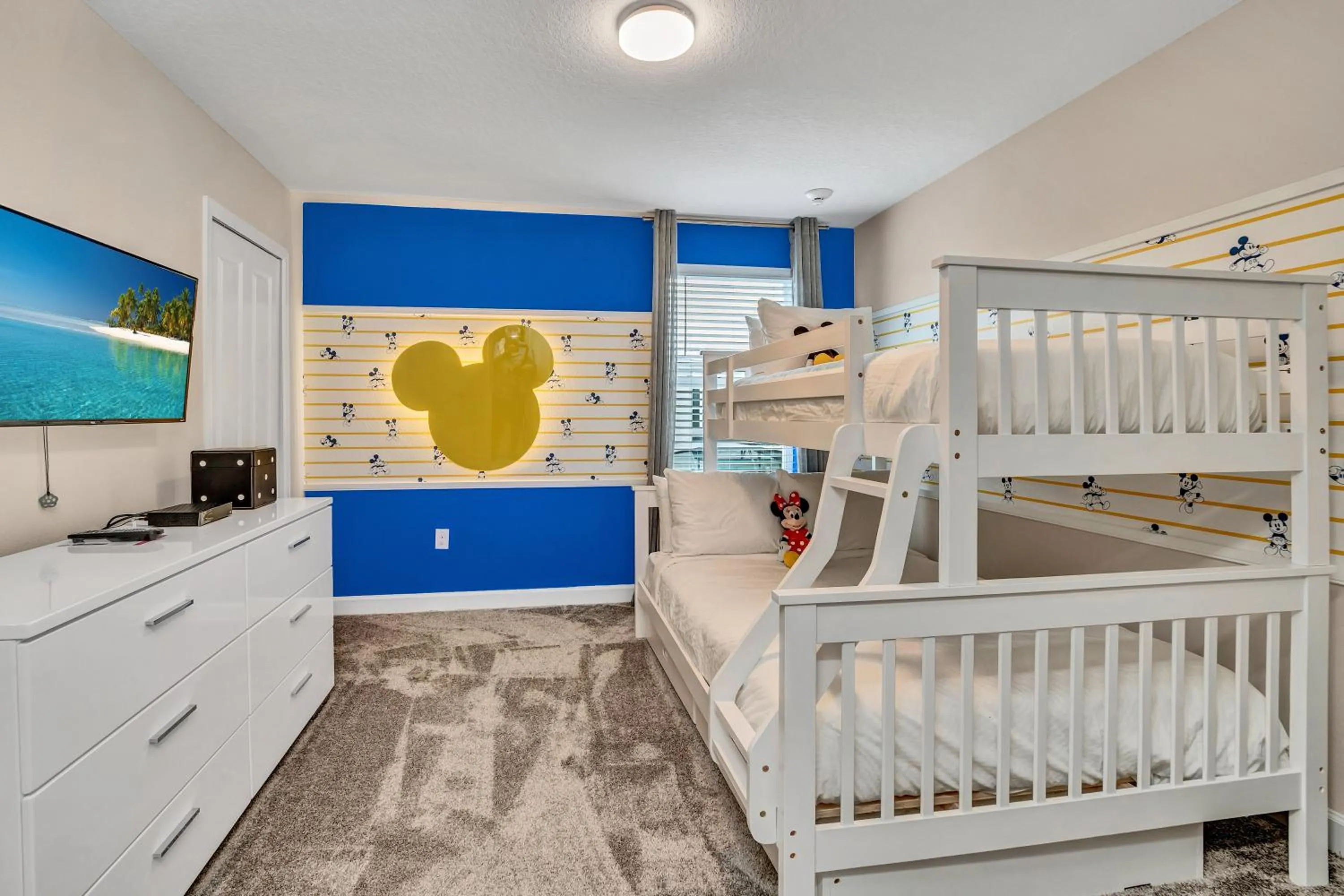 Bed in VILLA wPrivate Pool & Game Room near Disney