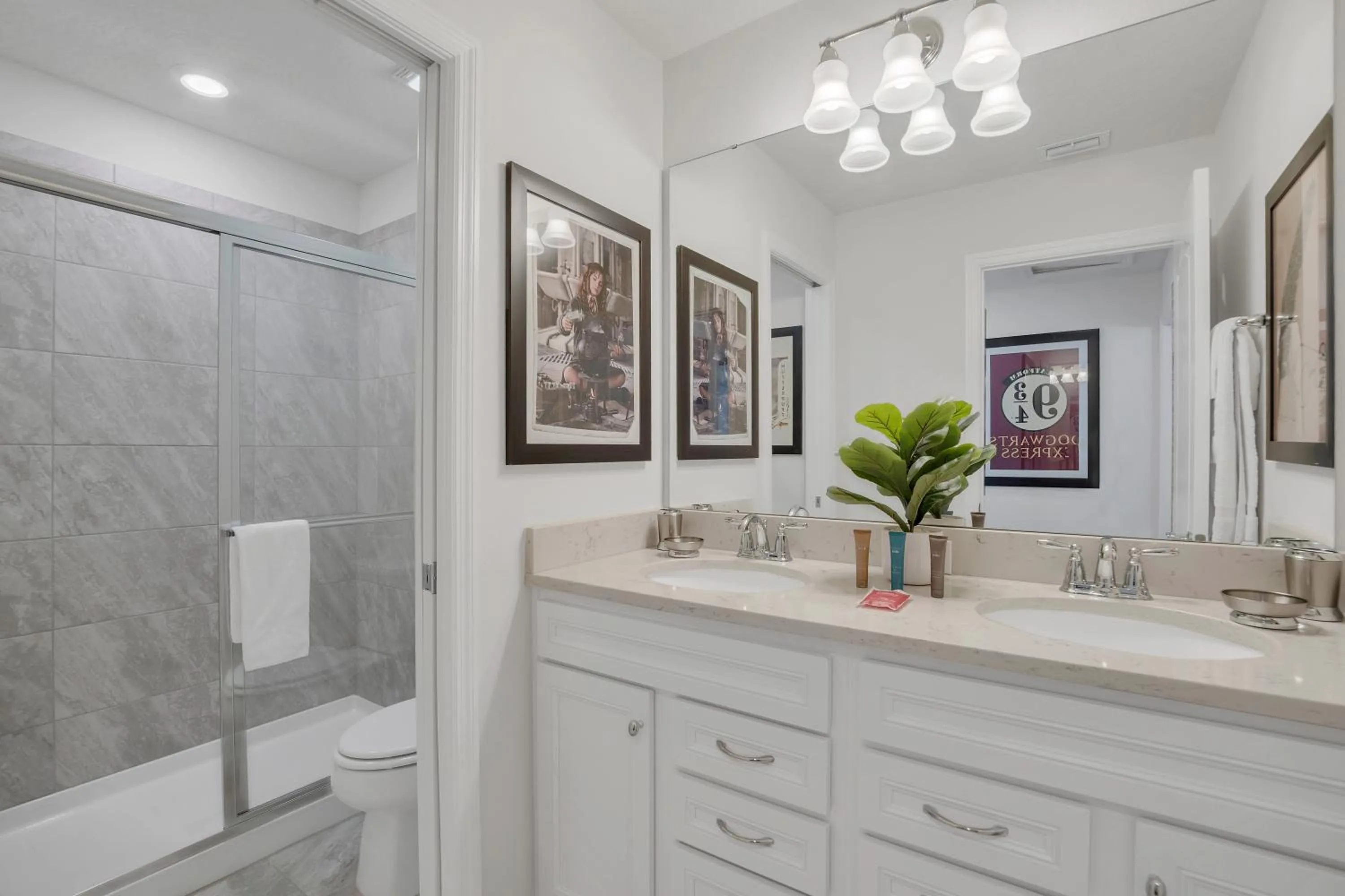 Private Pool Villa wPool Table, On-Site WaterPark