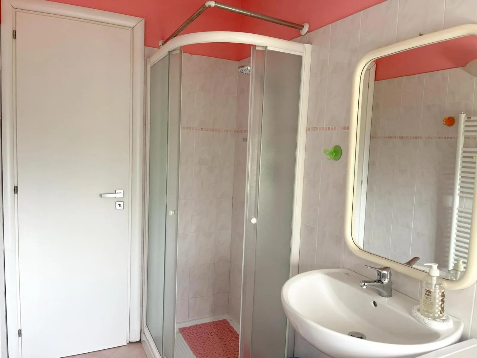 Shower in VILLA FELICE