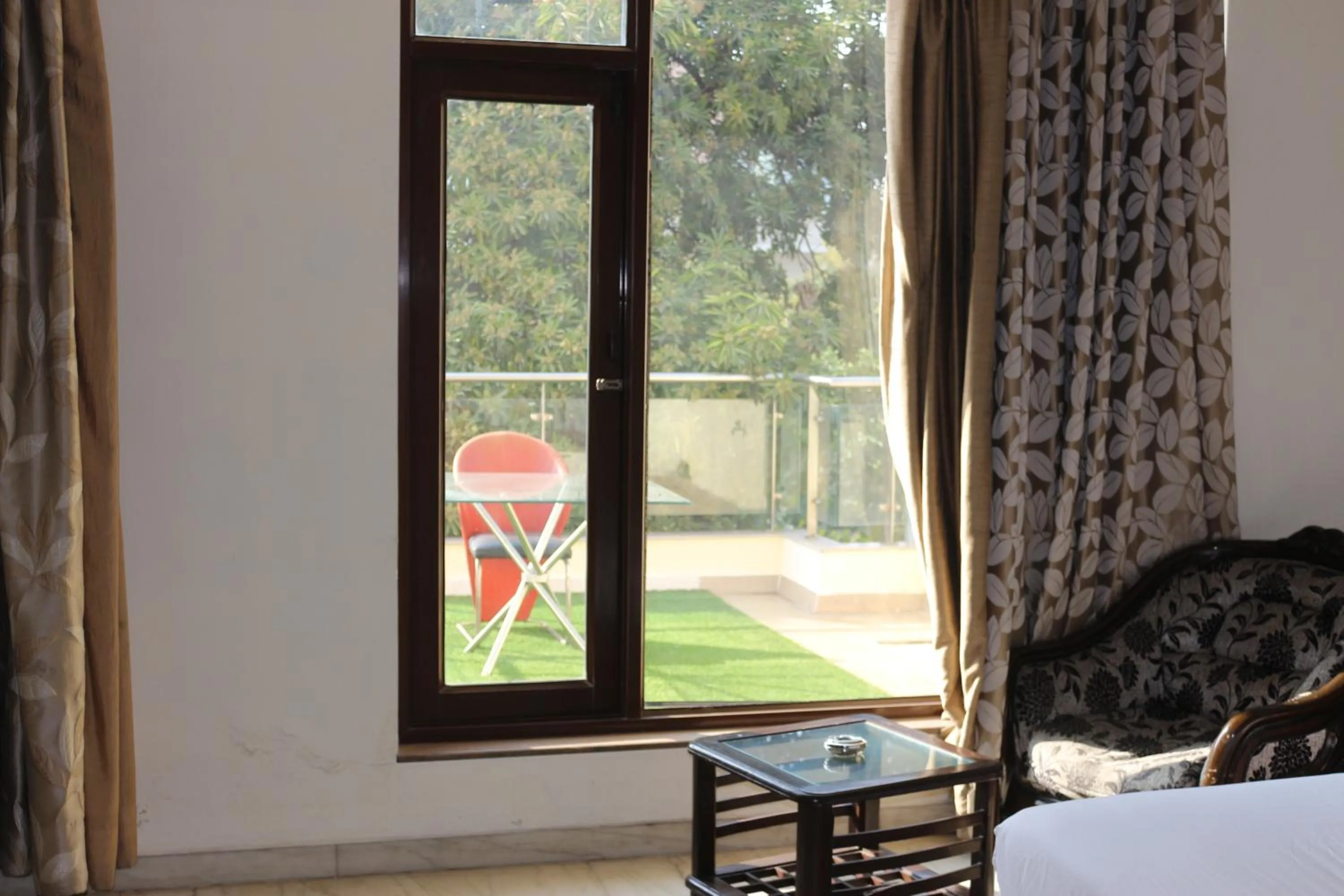 Property building, Bed in Lime Tree Hotel Sushant Lok Gurgaon Sector 29 Next to IFFCO CHOWK metro