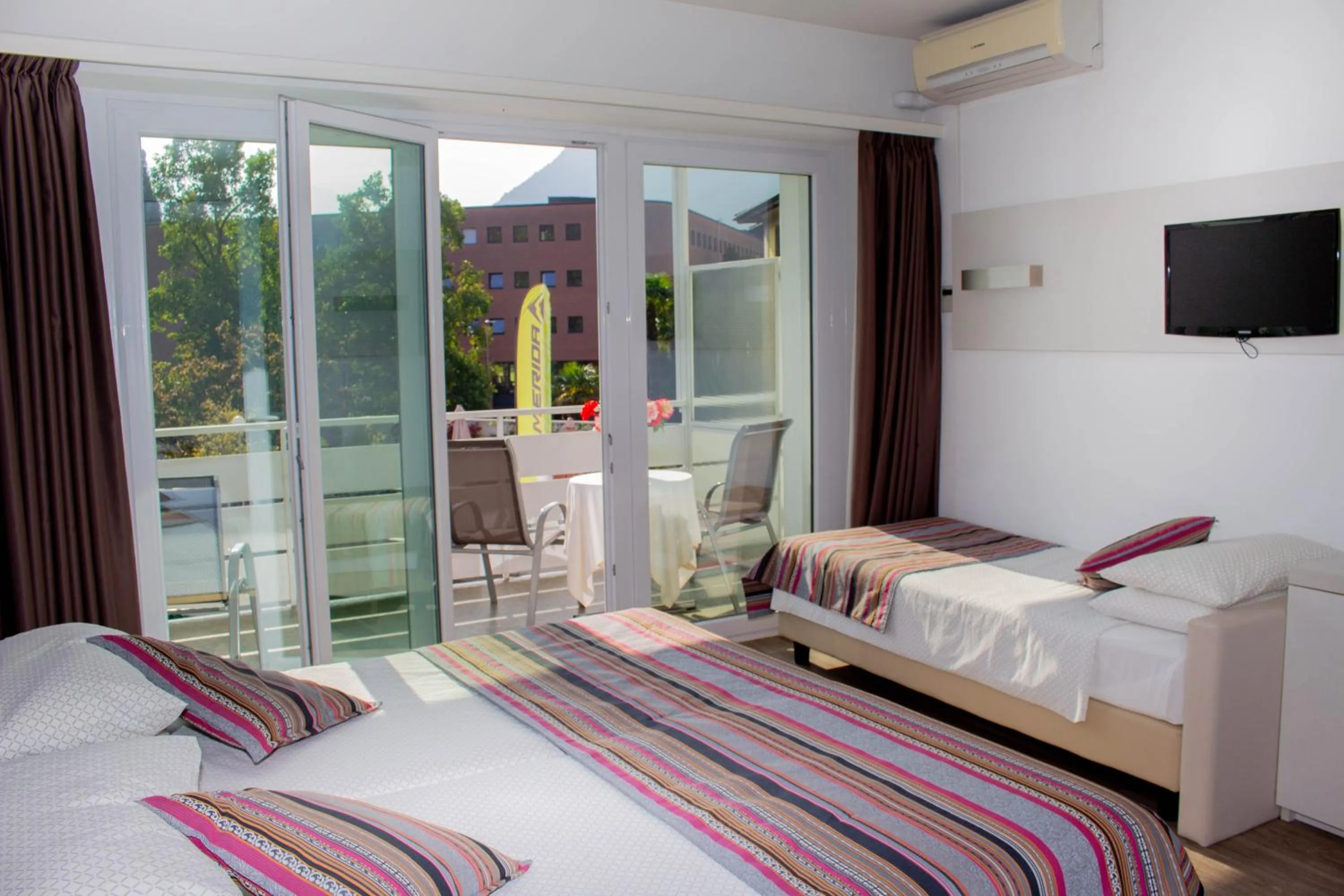 Bedroom, Bed in Colorado Hotel