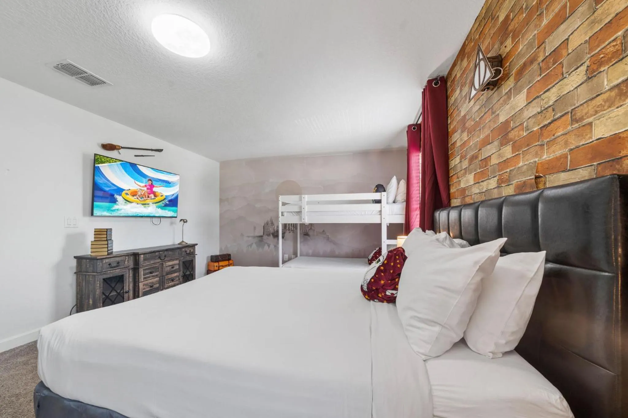 Other, Bed in GIANT Villa wPrivate Pool&Spa, Game Room, & More