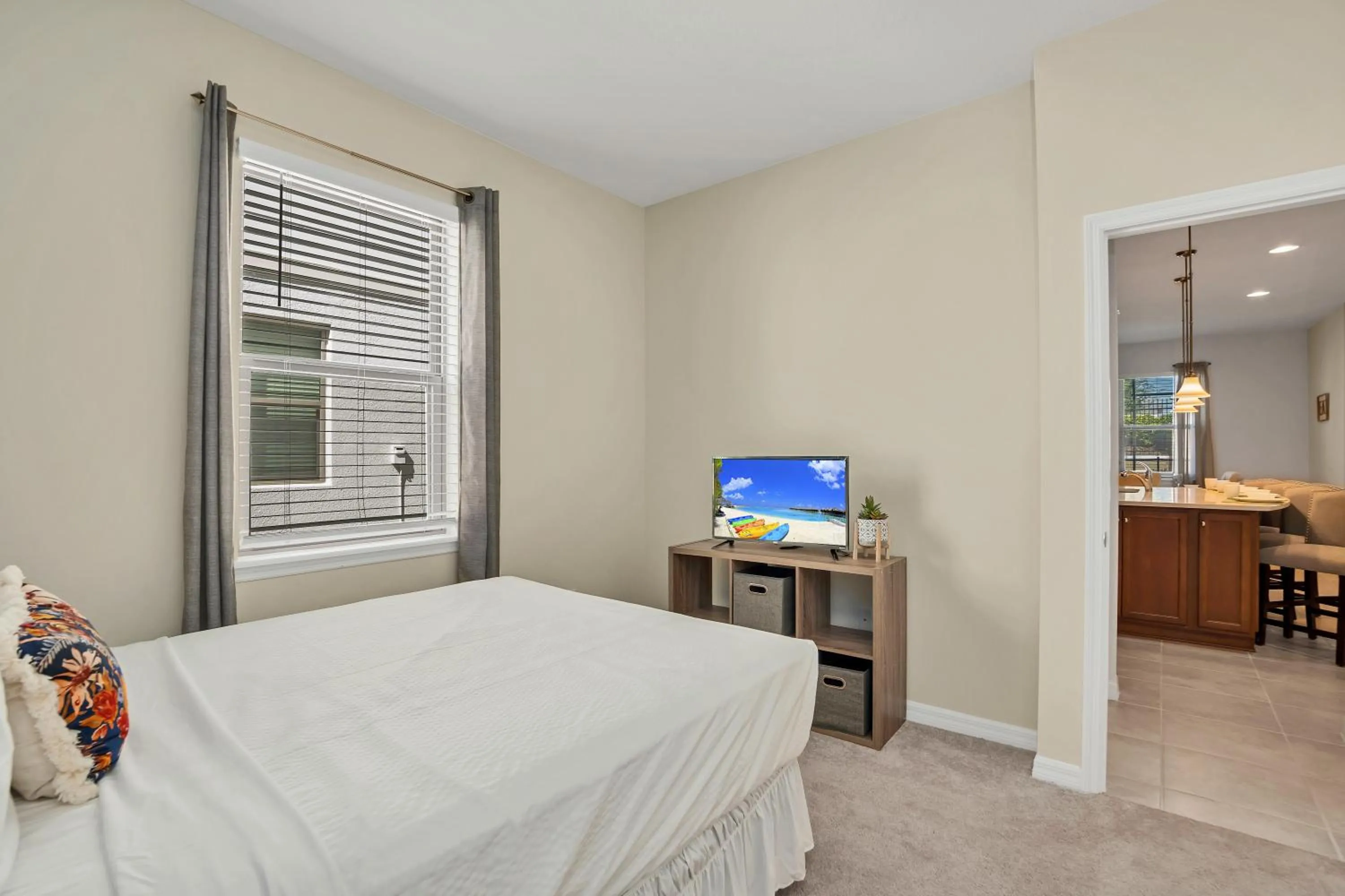 Bed in Private Villa wPool, BBQ,FREE Water Park Access