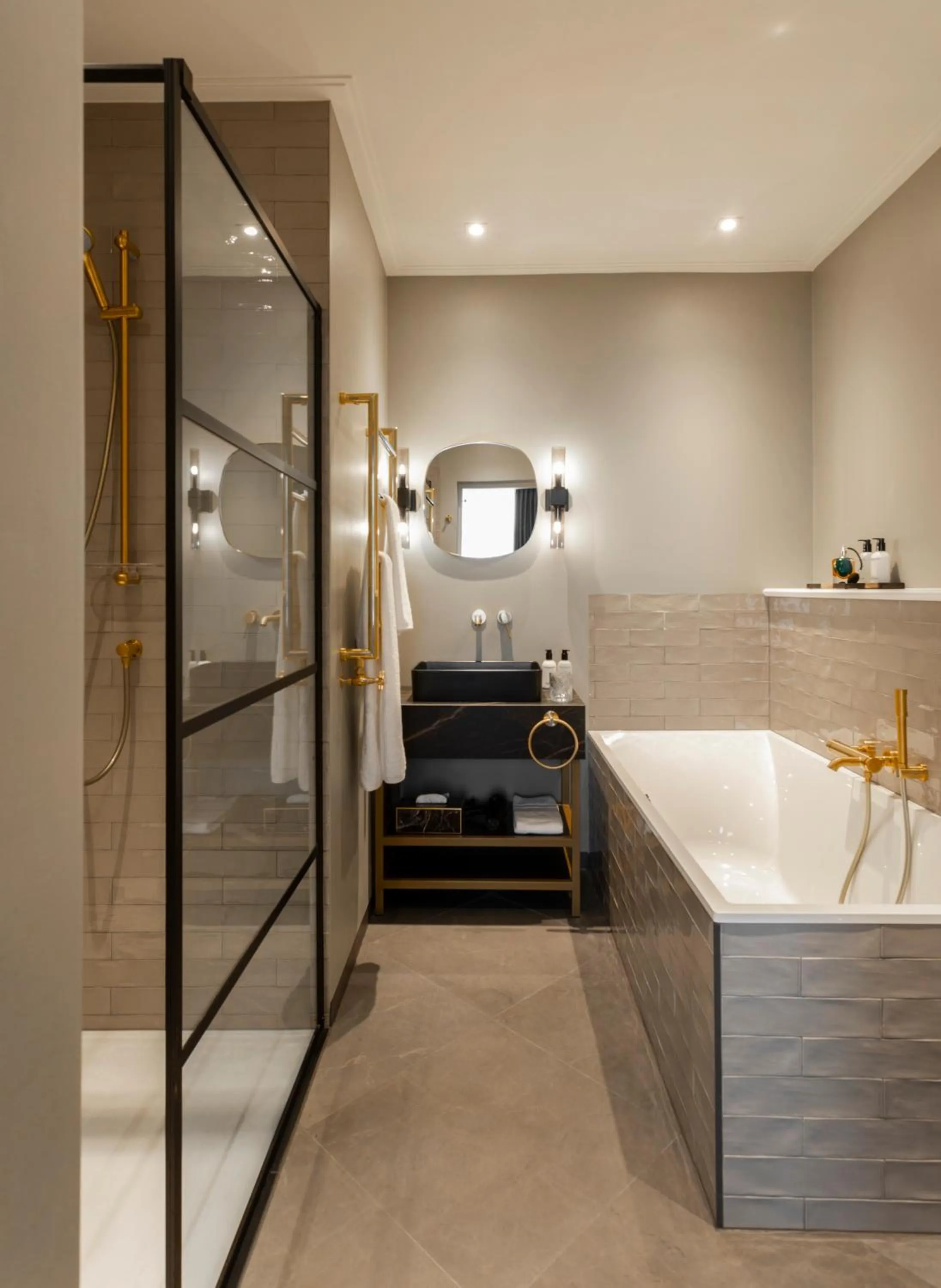 Shower in Poorter Boutique Hotel Brielle