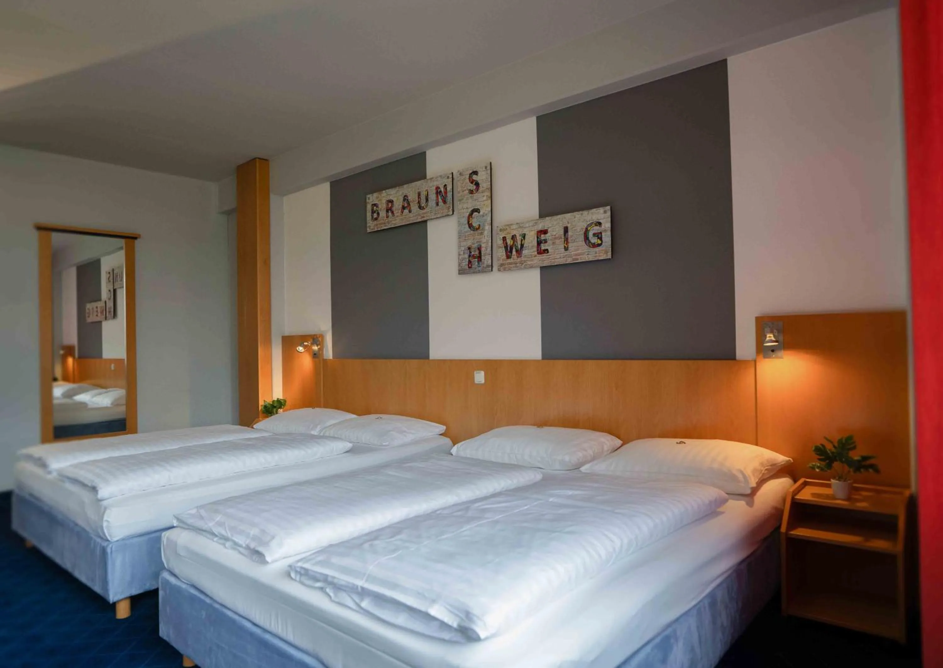 Bed in Plaza Inn Braunschweig City Nord