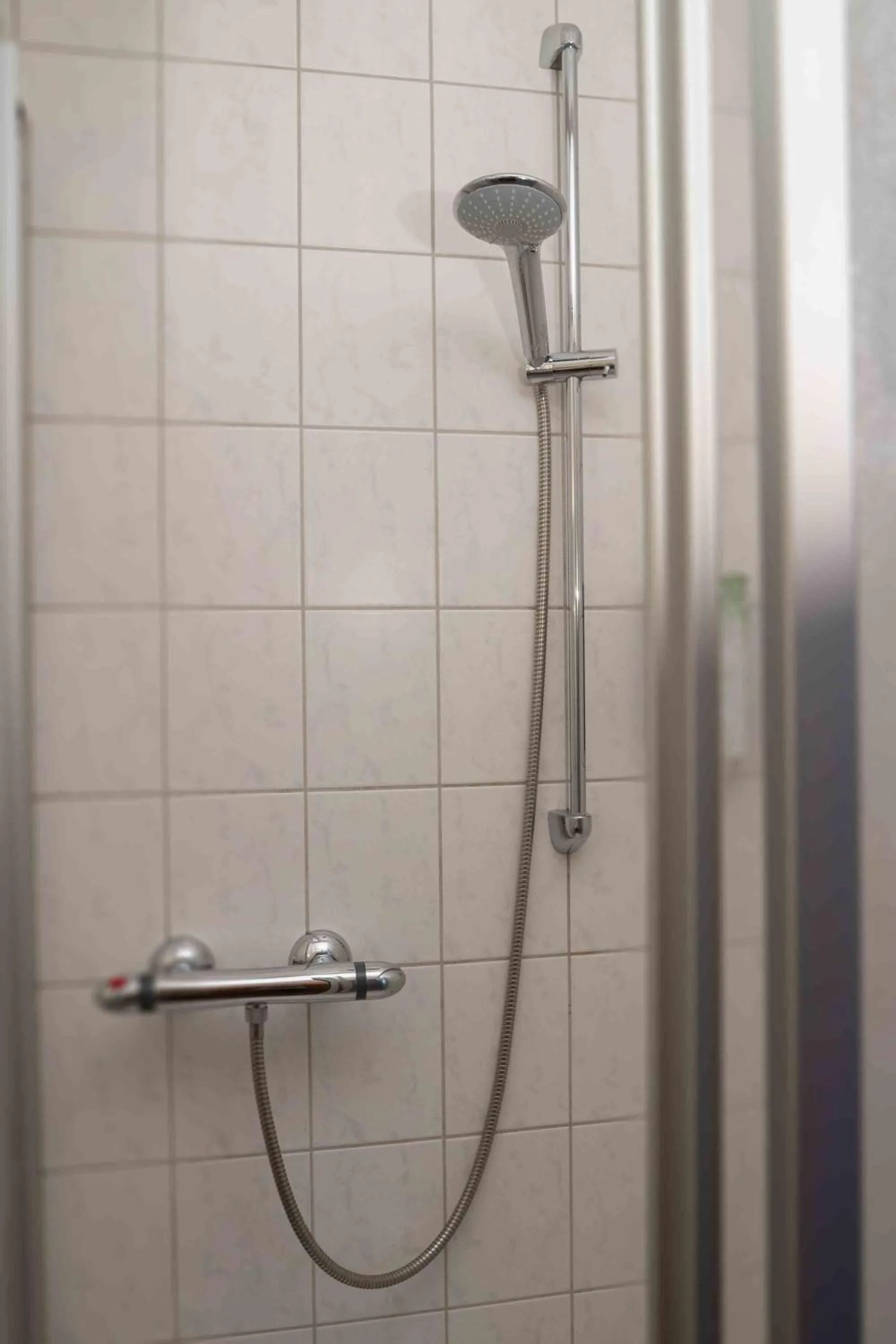 Shower in Plaza Inn Braunschweig City Nord