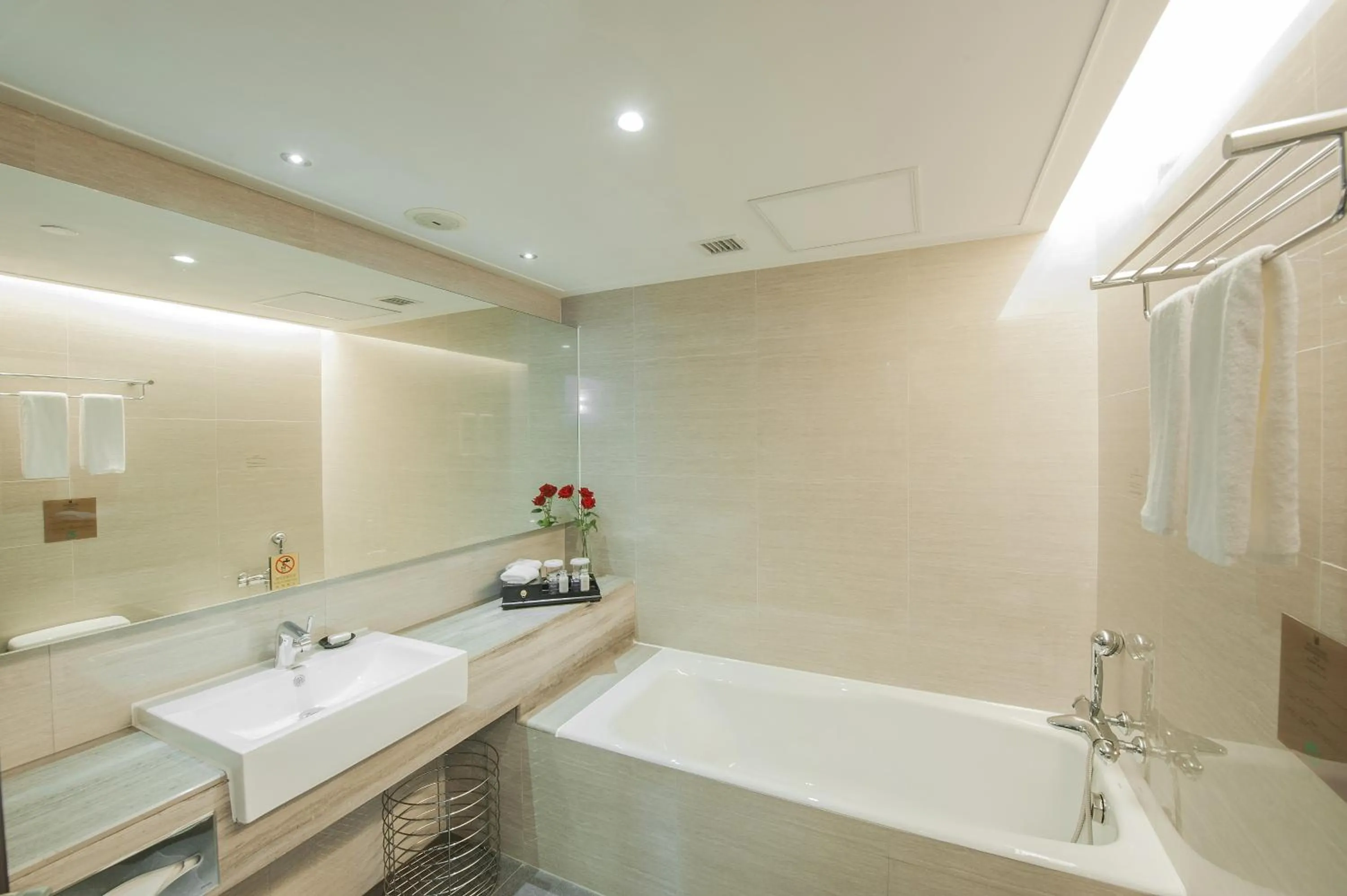 Bathroom in Millennium Harbourview Hotel Xiamen