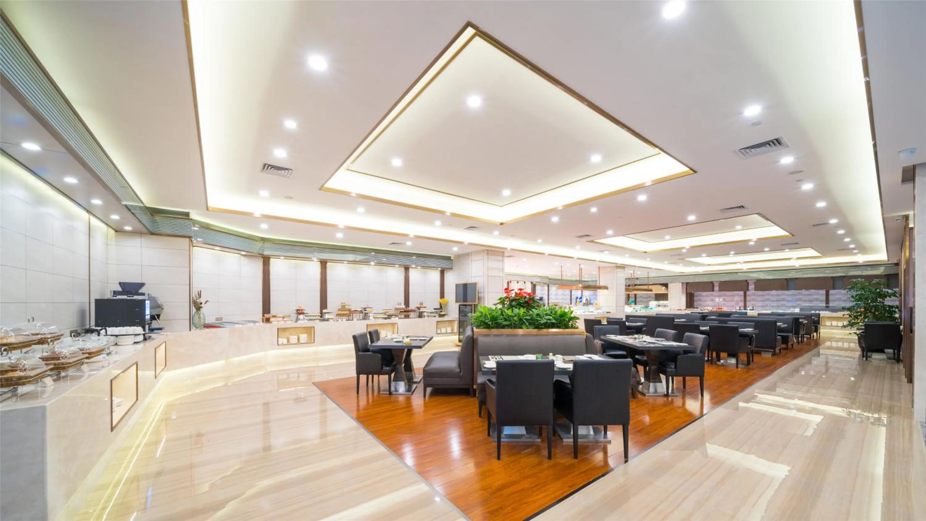 Restaurant/places to eat in Millennium Harbourview Hotel Xiamen