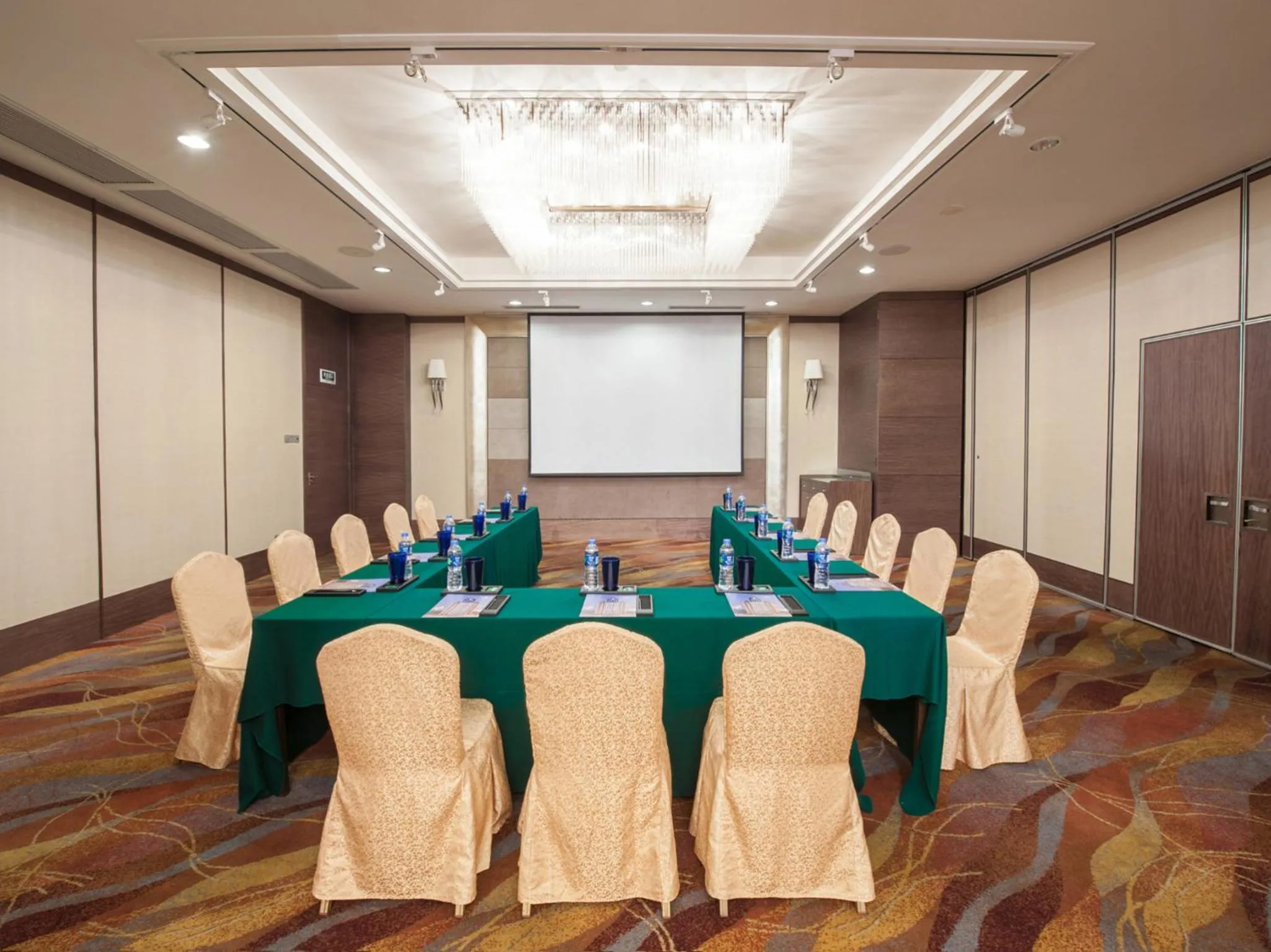 Business facilities in Millennium Harbourview Hotel Xiamen