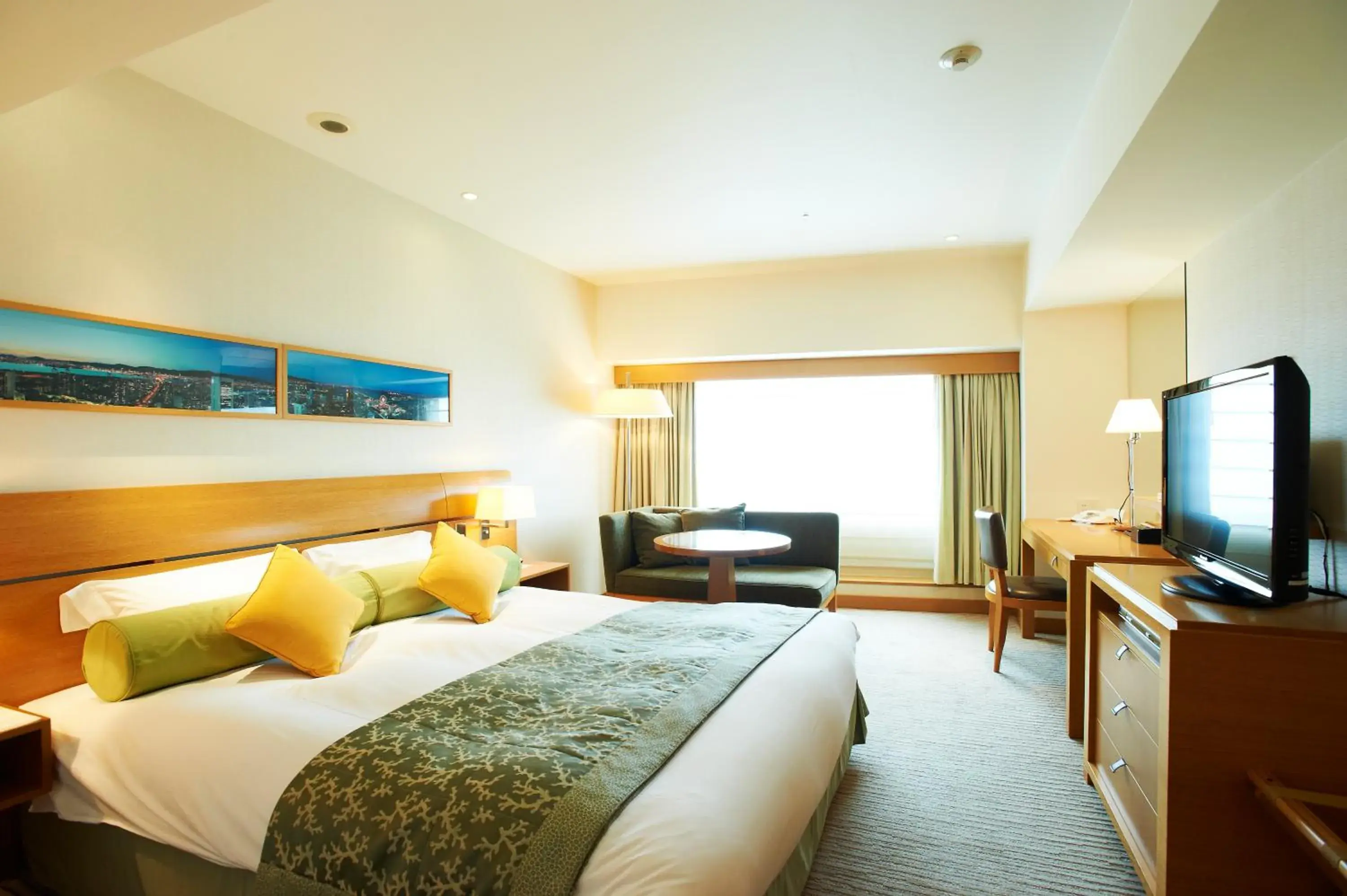 Executive Queen Room with Lounge Access - Non Smoking in Kobe Portopia Hotel Executive Queen Room with Lounge Access - Non Smoking in Kobe Portopia Hotel