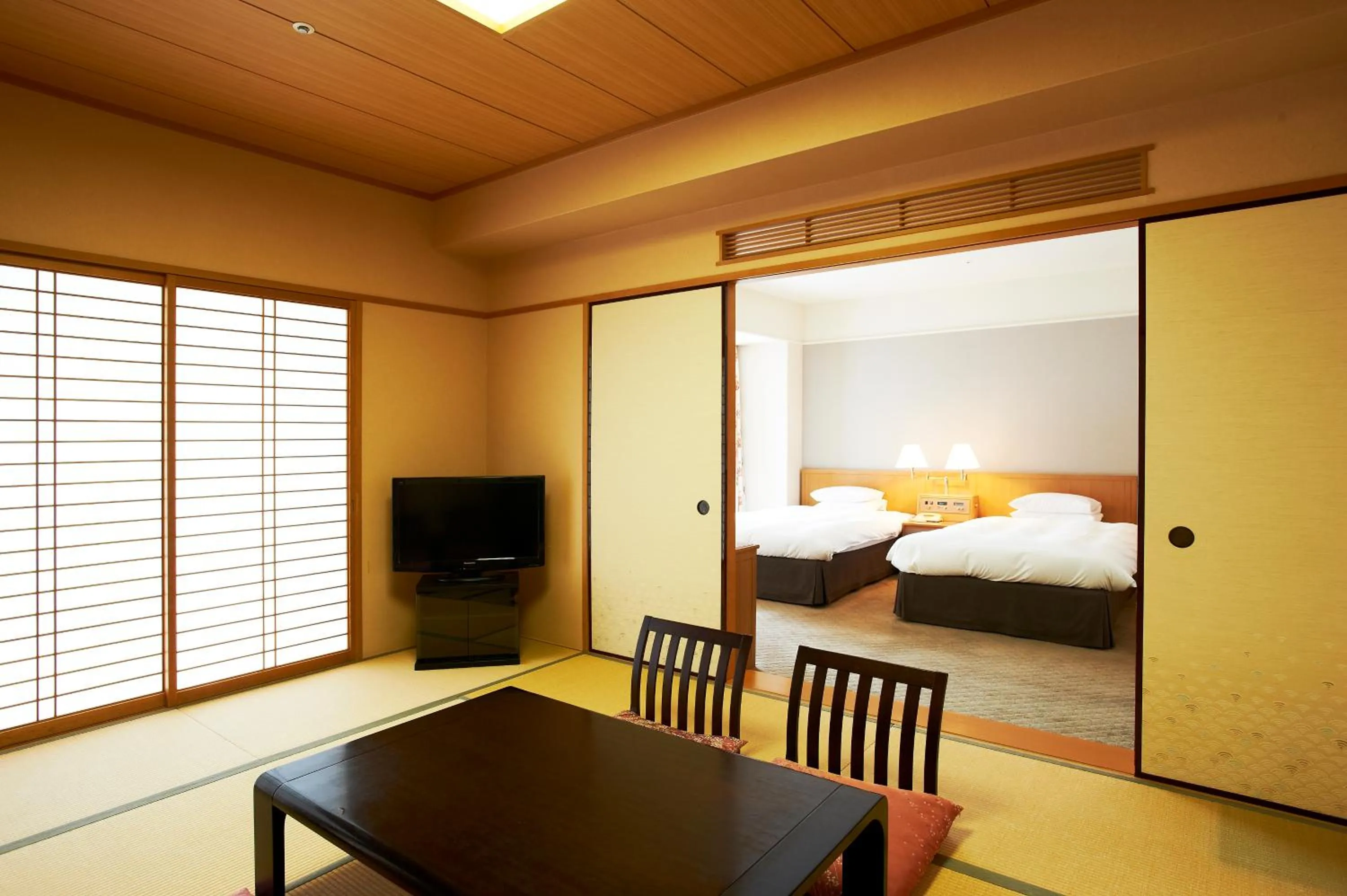 Photo of the whole room, Bed in Kobe Portopia Hotel