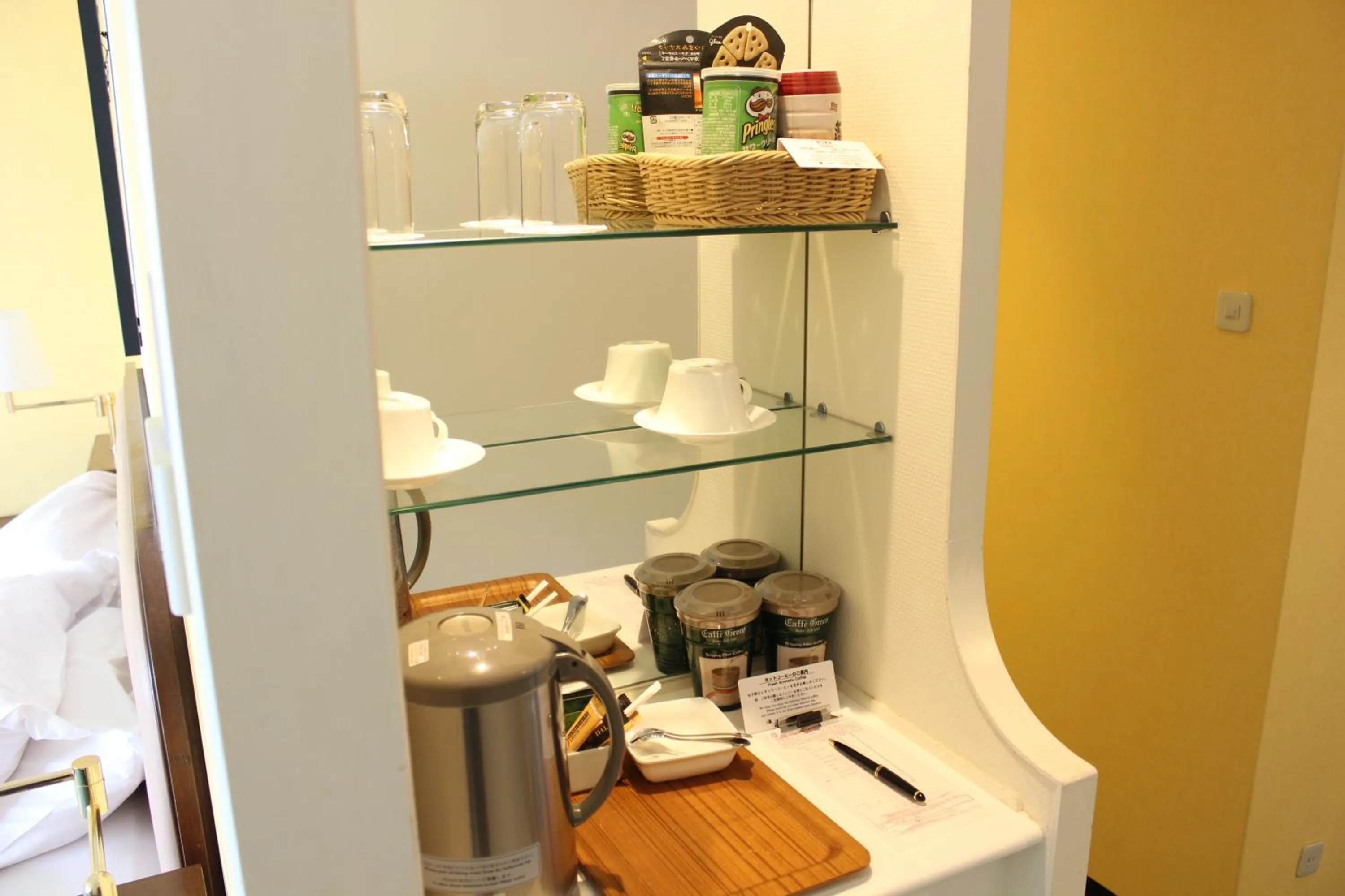 Coffee/tea facilities in Kobe Portopia Hotel