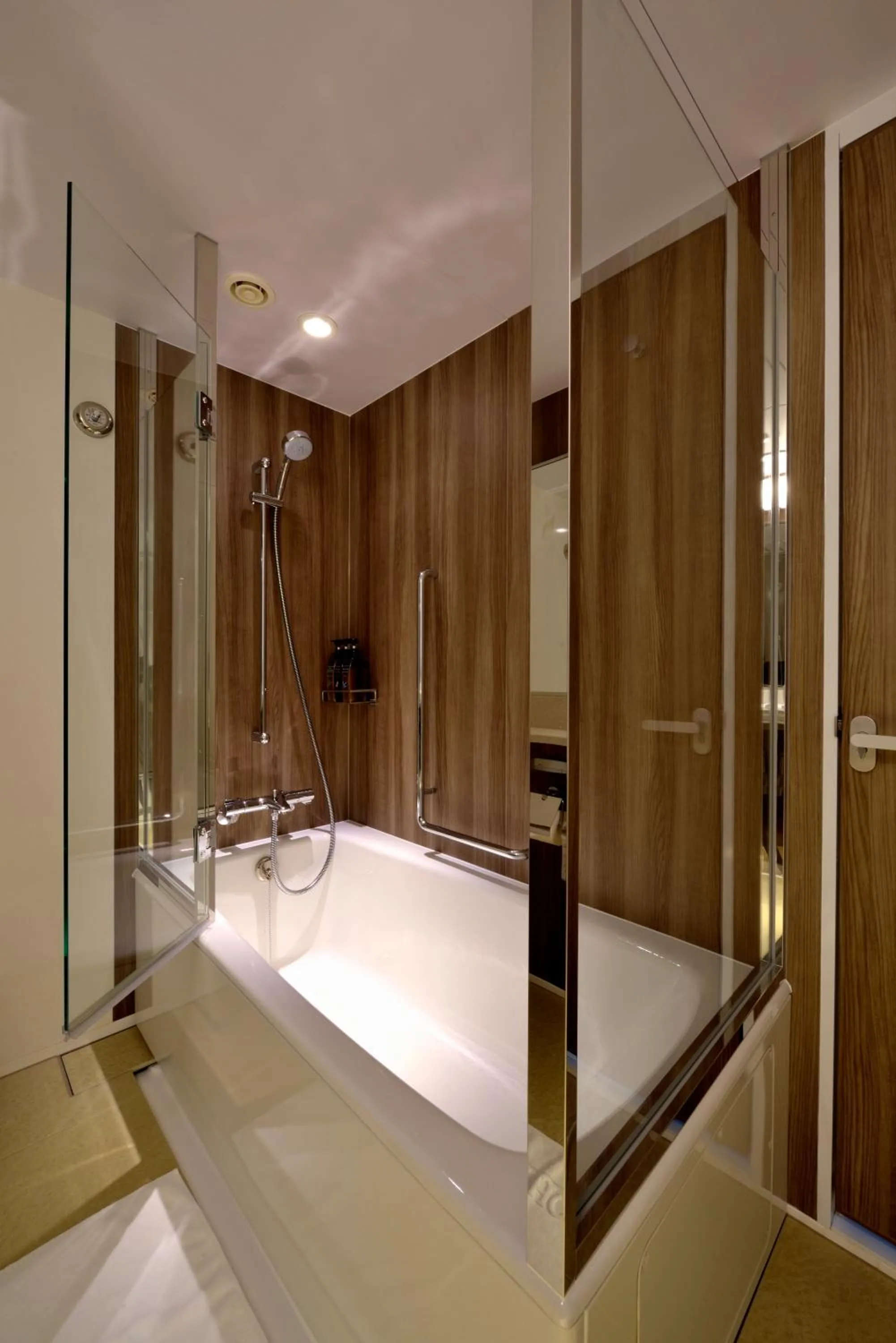 Bathroom in Kobe Portopia Hotel