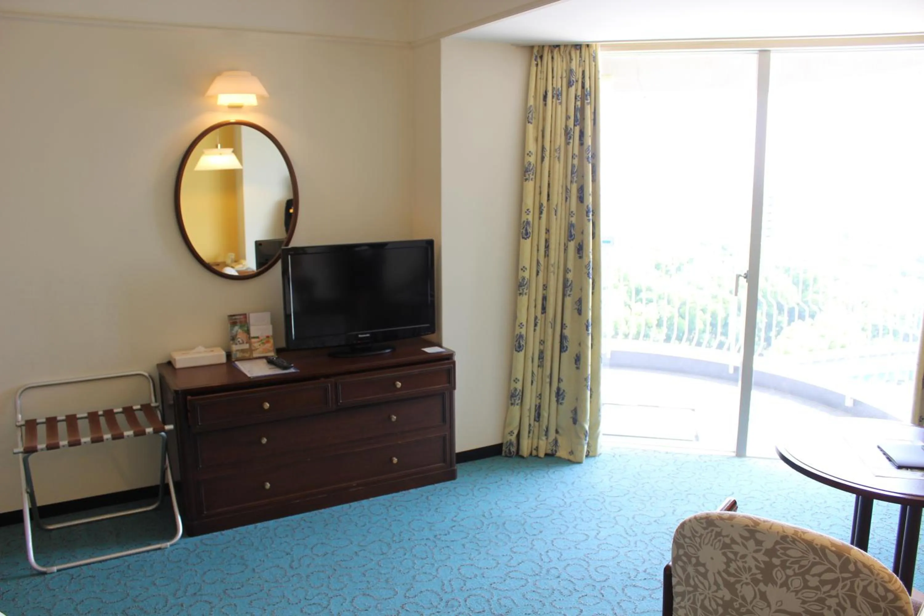 TV and multimedia in Kobe Portopia Hotel