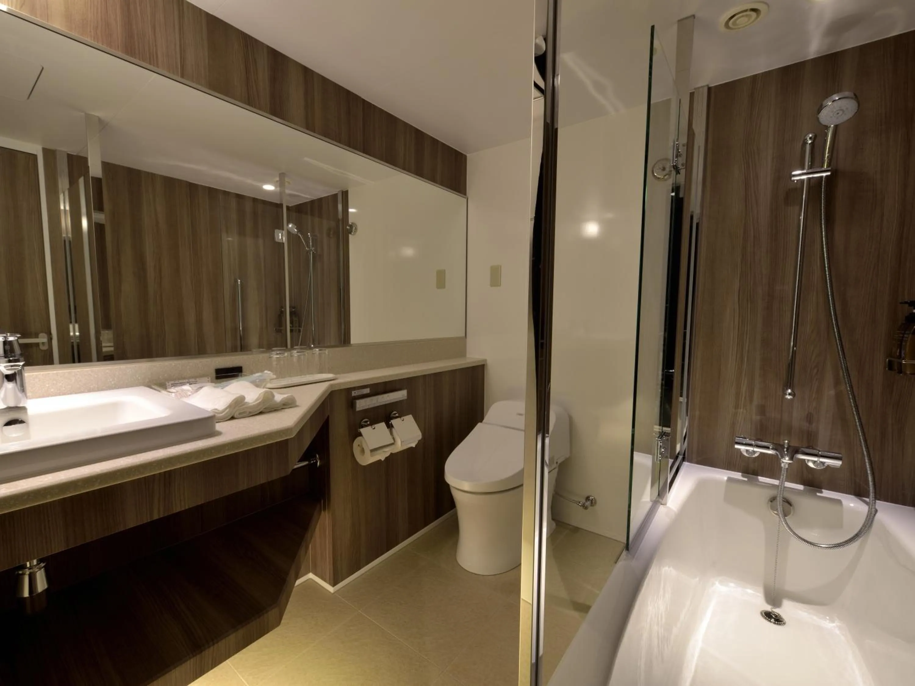 Bathroom in Kobe Portopia Hotel