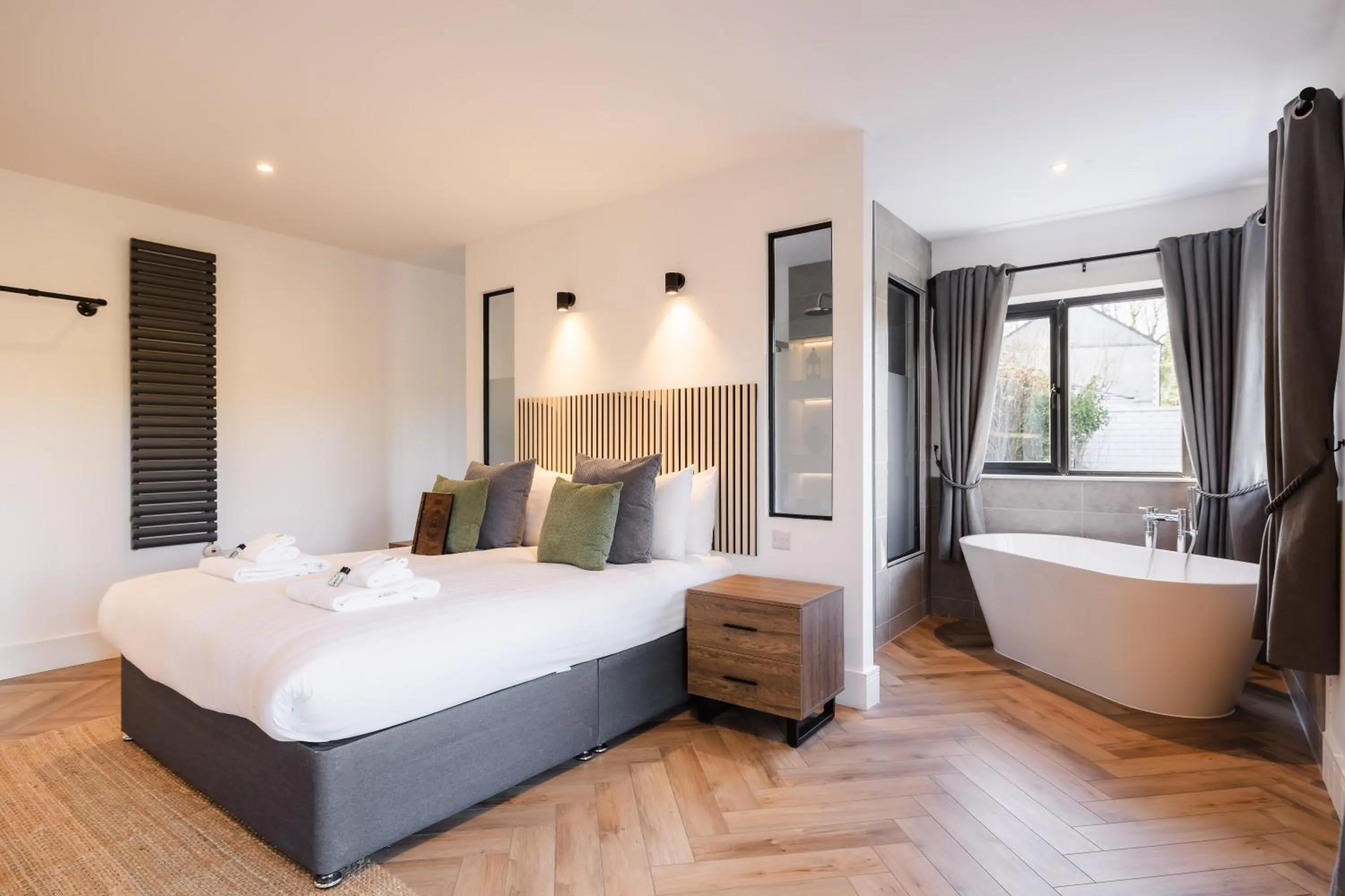 Bed in The Old House 1147