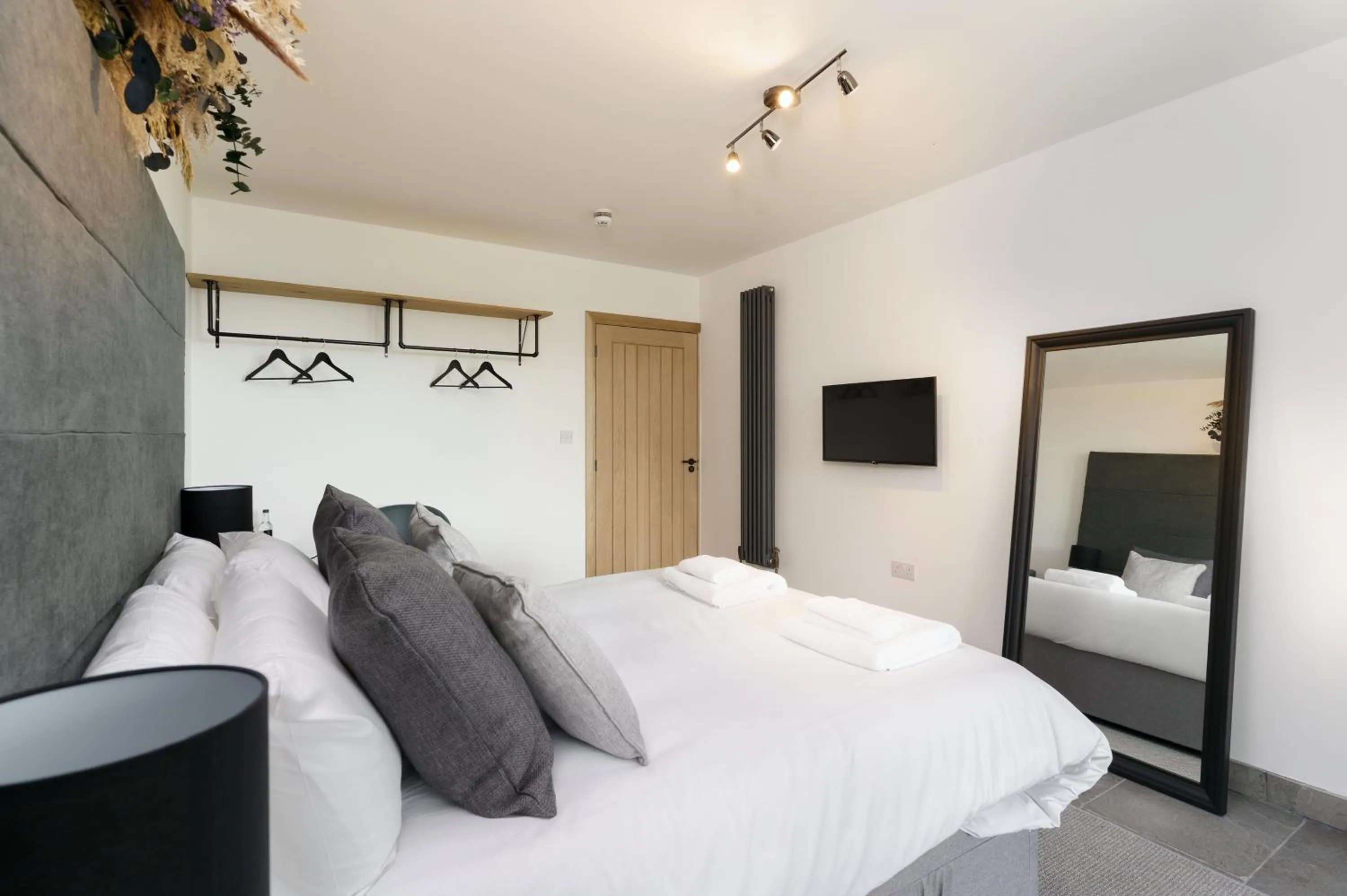 Bed in The Old House 1147