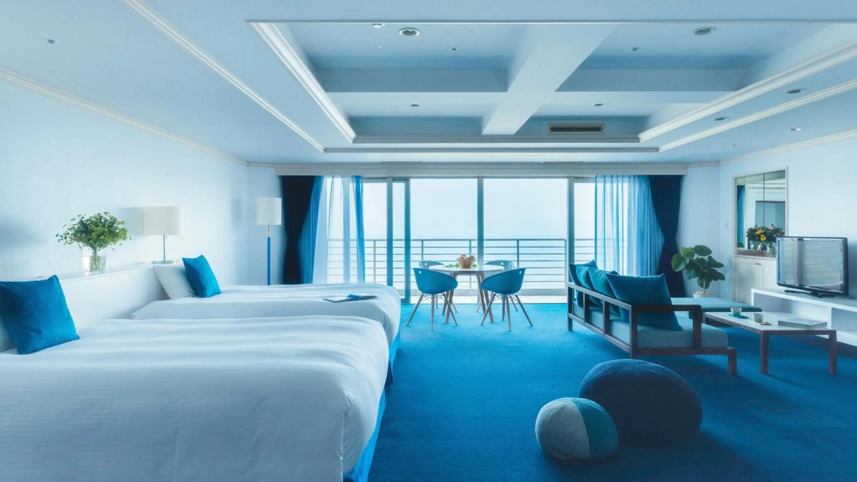 Bed in RISONARE Atami