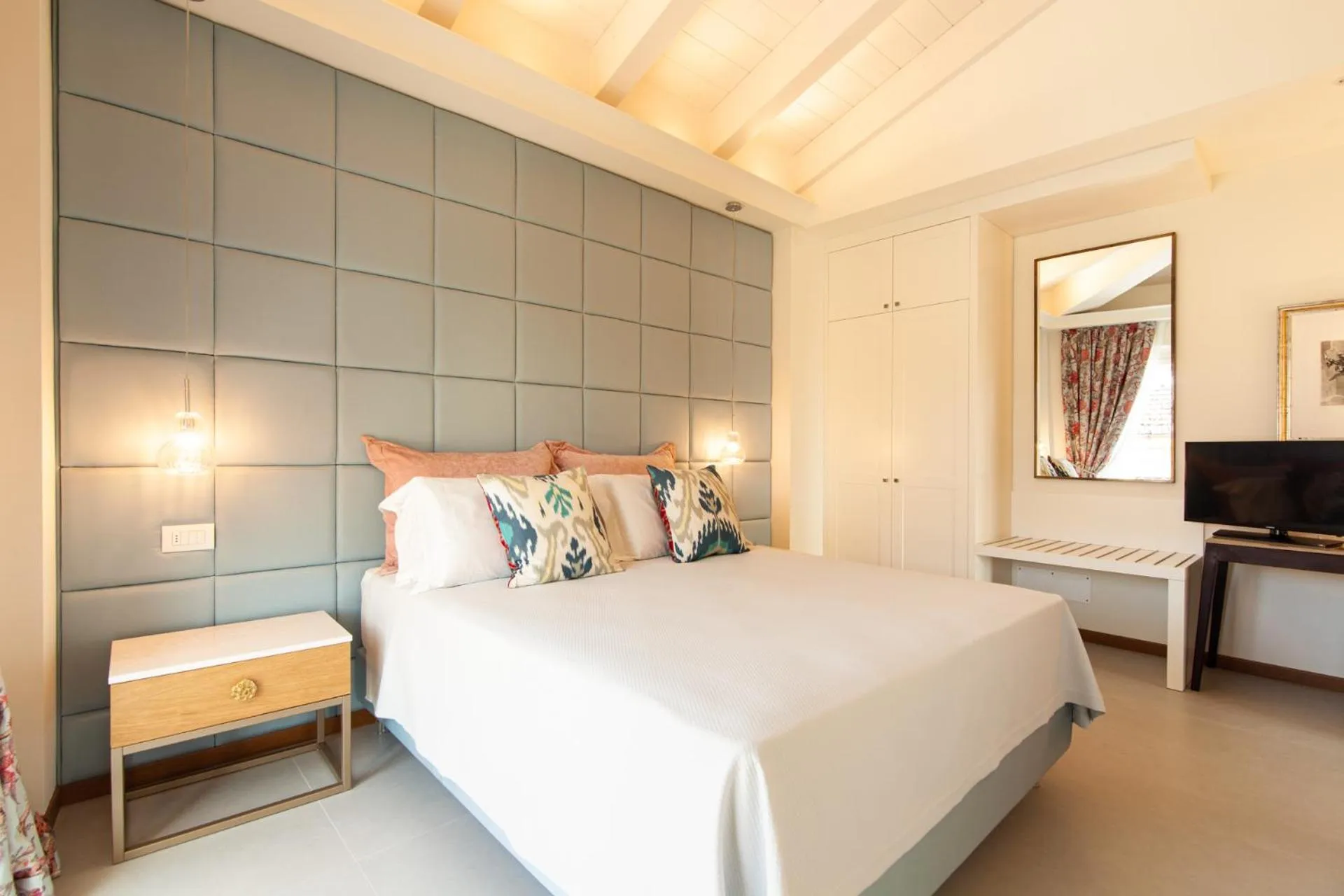 Photo of the whole room, Bed in Villa Francesca Relais