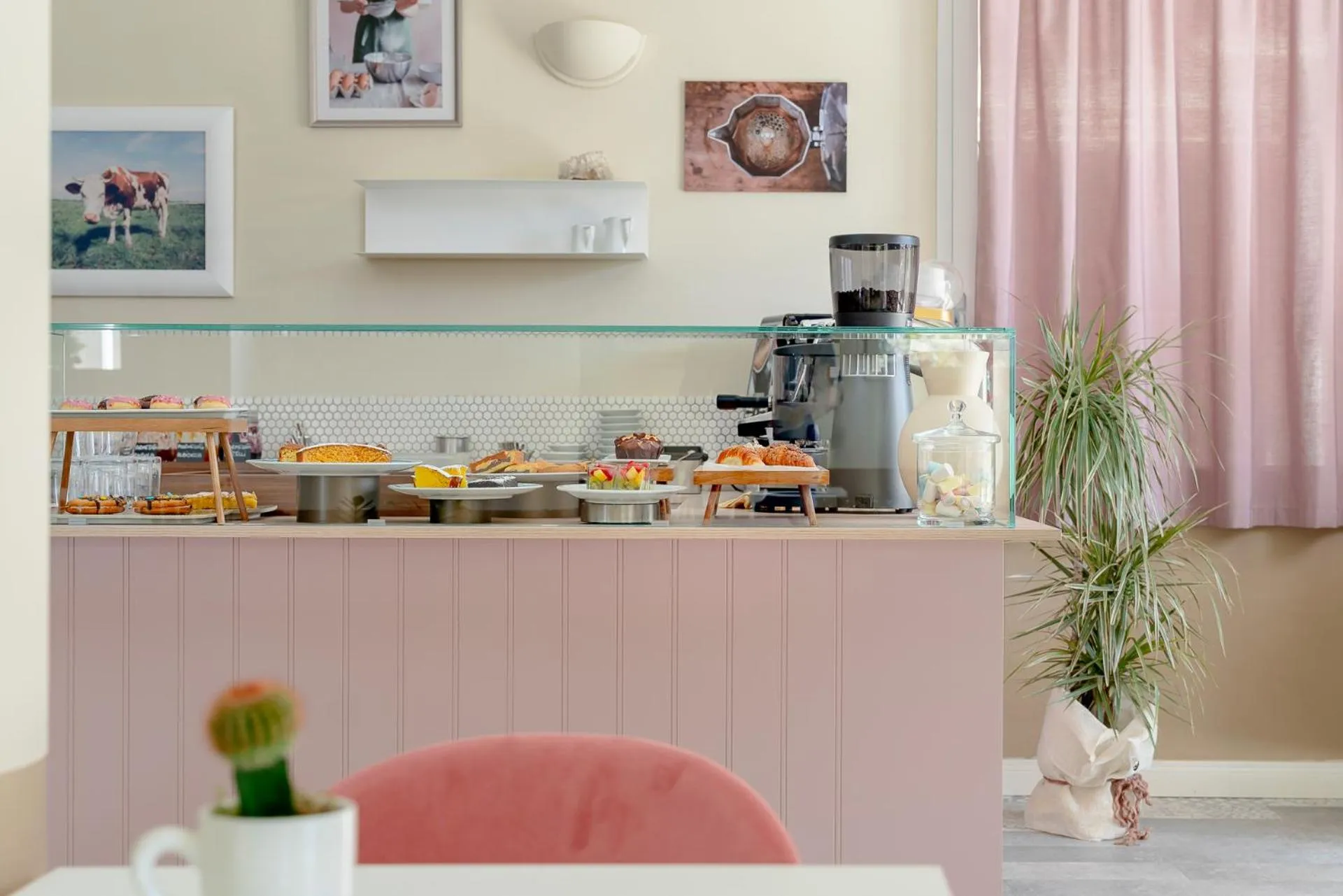 Breakfast in Pan di Zenzero Icecream Hotel