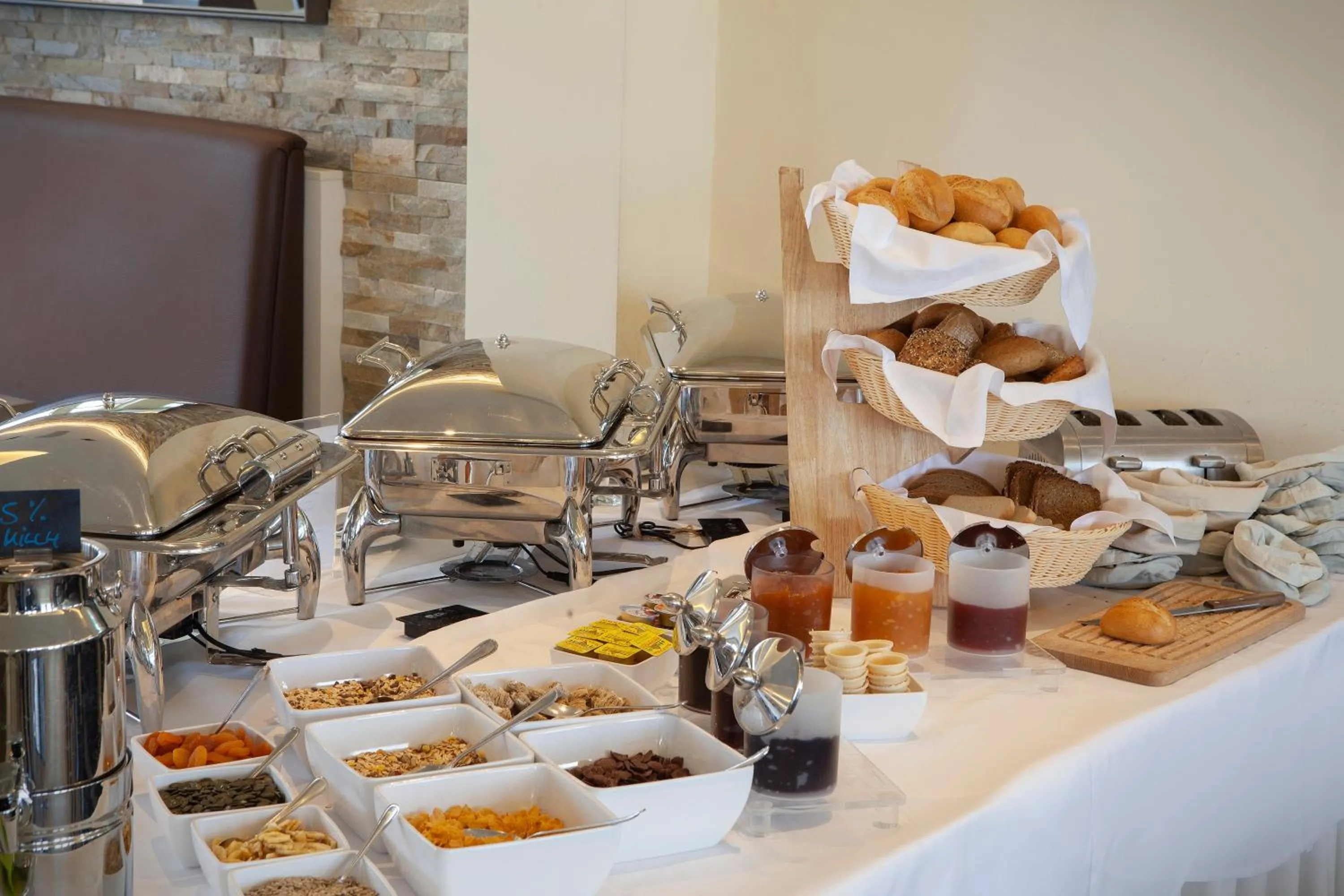 Breakfast in Holiday Inn Leipzig Günthersdorf