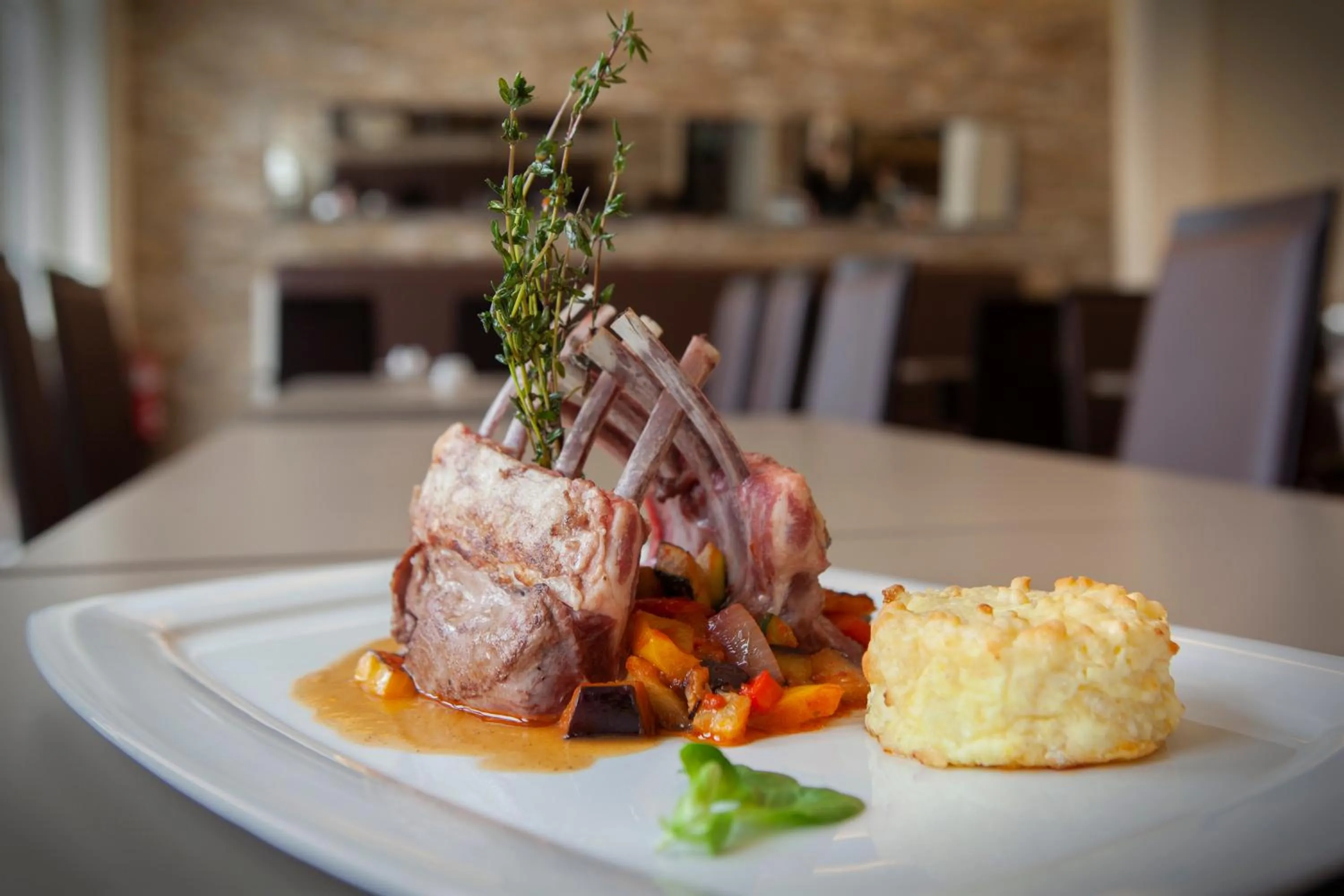 Restaurant/places to eat in Holiday Inn Leipzig Günthersdorf