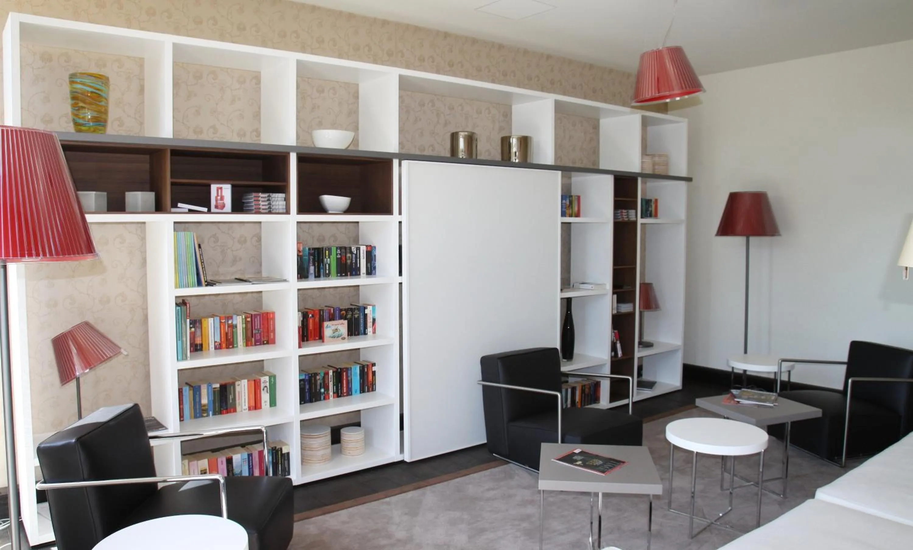 Library in Holiday Inn Leipzig Günthersdorf