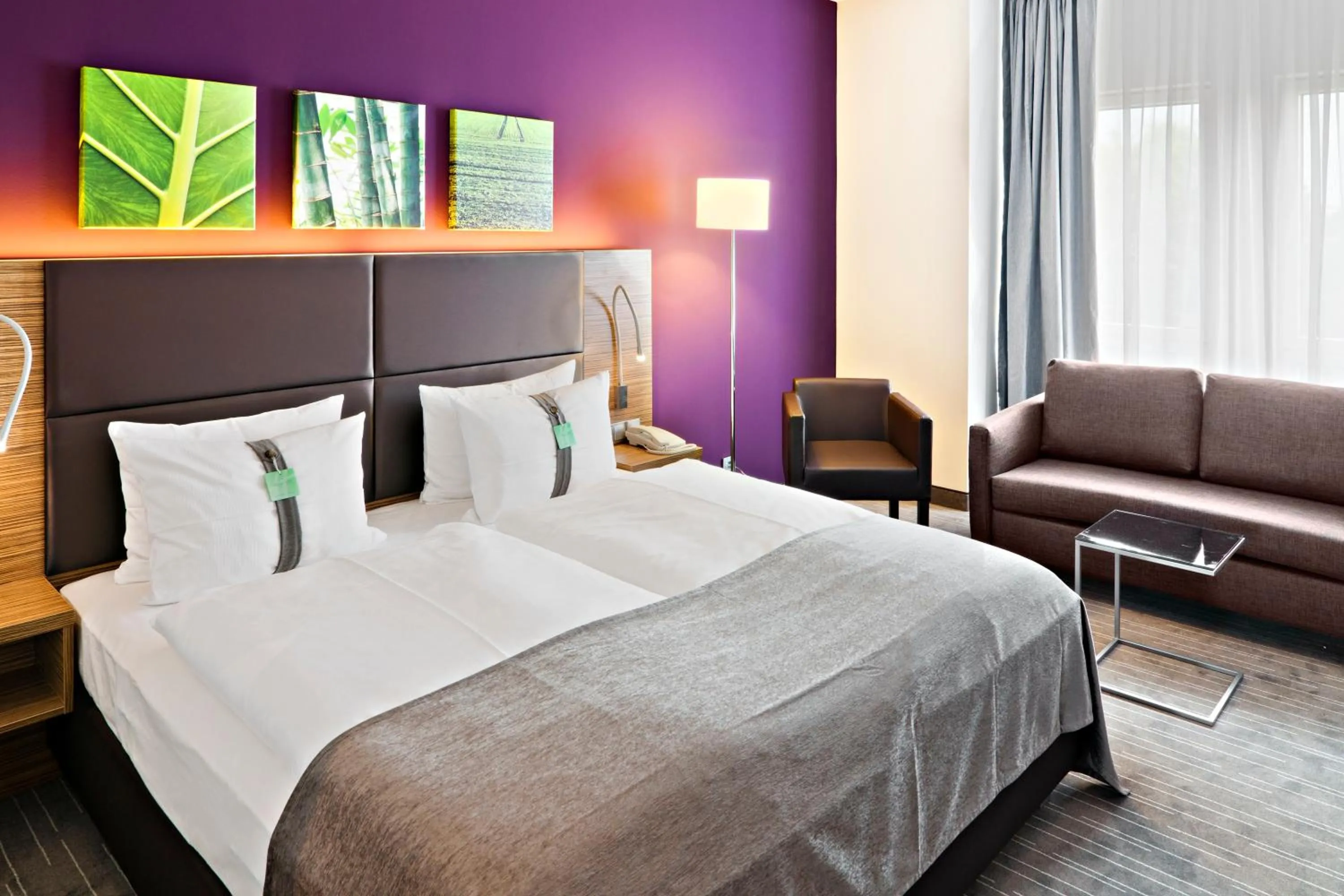 Photo of the whole room, Bed in Holiday Inn Leipzig Günthersdorf