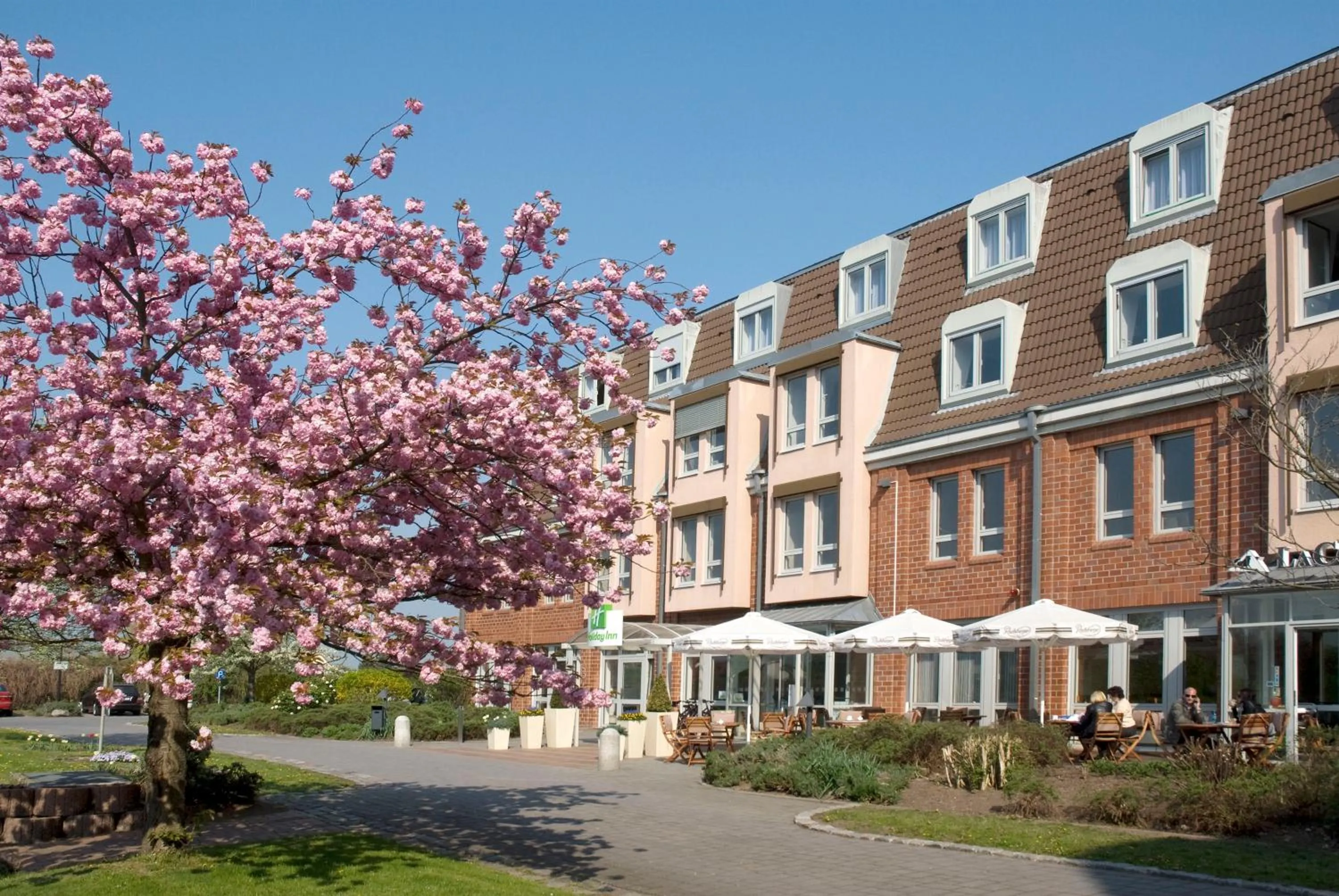 Property building in Holiday Inn Leipzig Günthersdorf