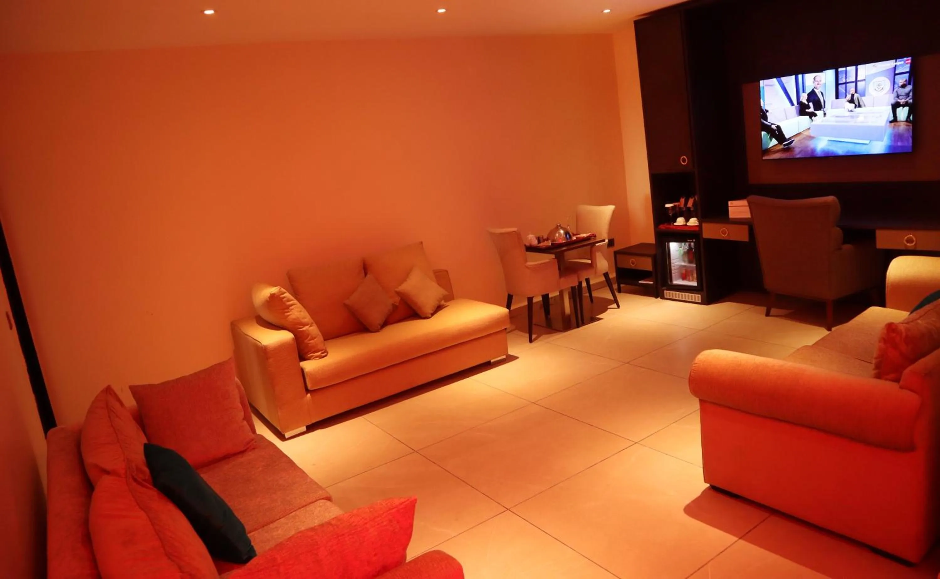 TV and multimedia in Monty Suites Calabar