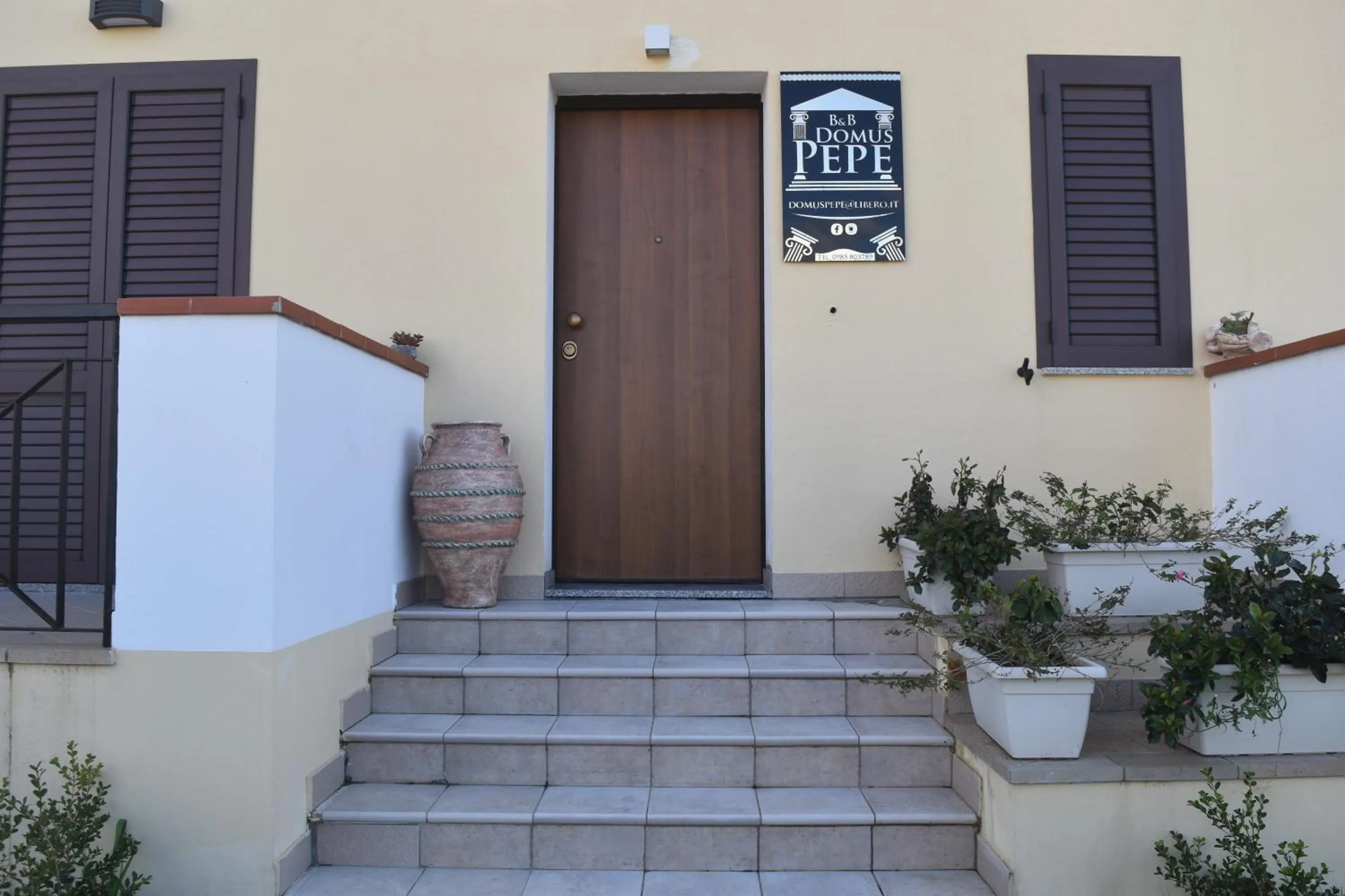 Property building in Bed & Breakfast Domus Pepe Scalea