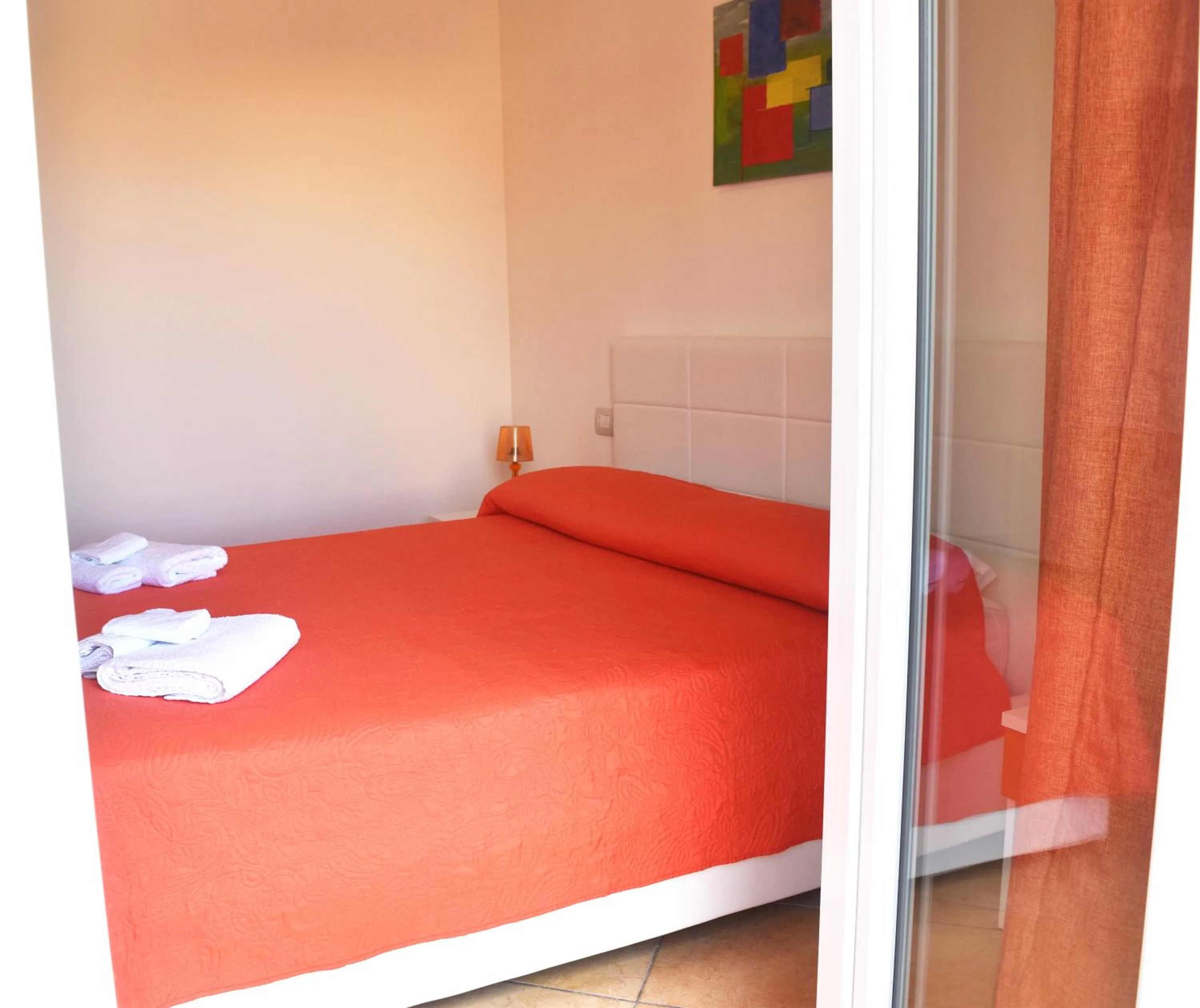 Photo of the whole room, Bed in Bed & Breakfast Domus Pepe Scalea