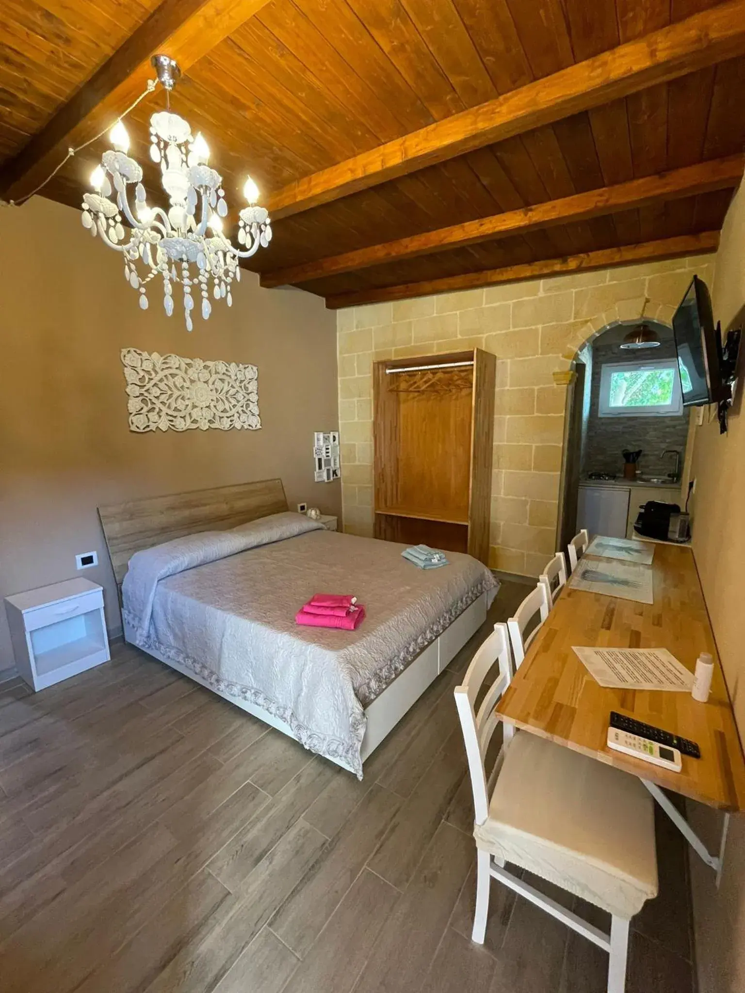 Classic Quadruple Room in B&B Le Carrube Classic Quadruple Room in B&B Le Carrube