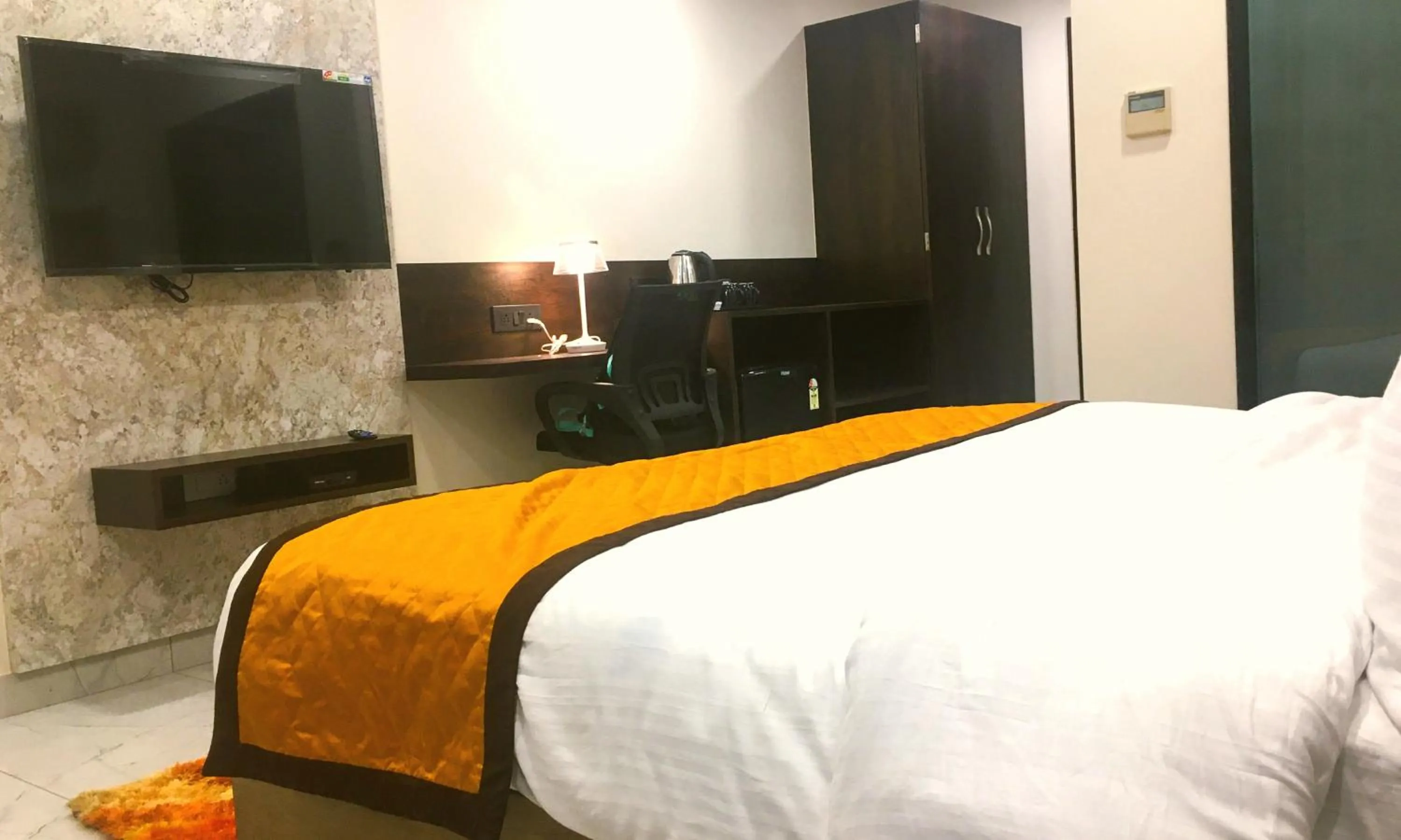 Bedroom, Bed in Hotel Aksh Inn