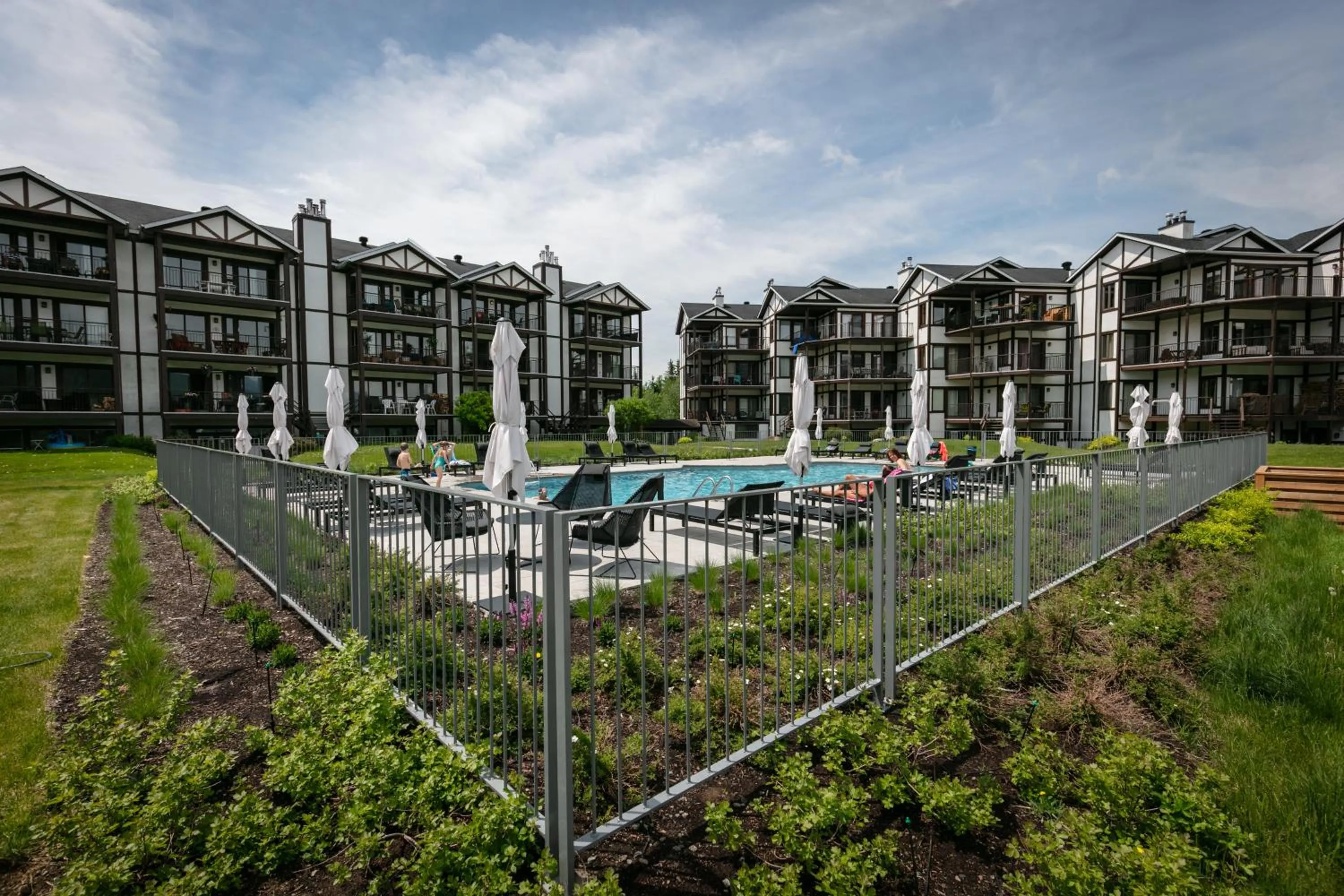 Two-Bedroom Apartment with Terrace in Escapade Pinoteau Tremblant Getaway
