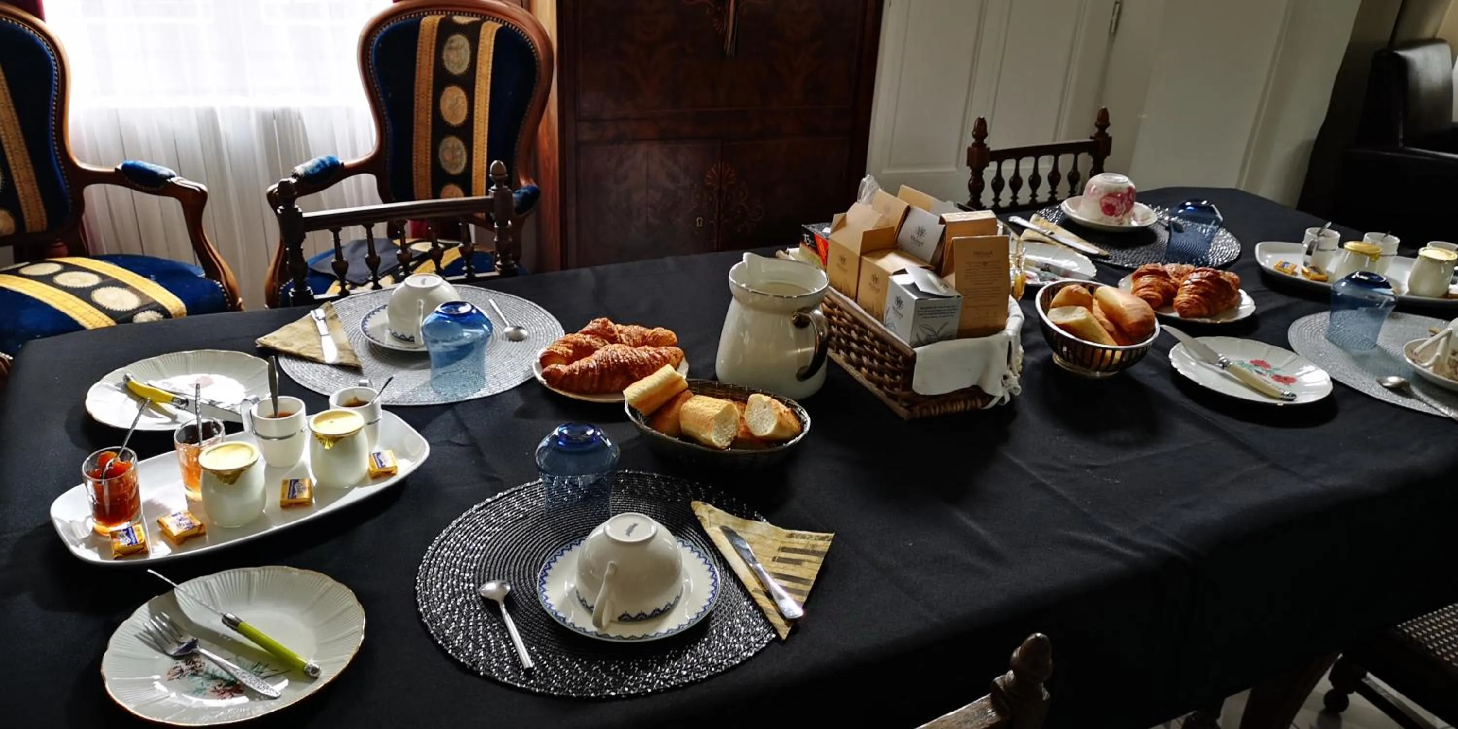 Breakfast in La Cour du Puits, chambre Colyn