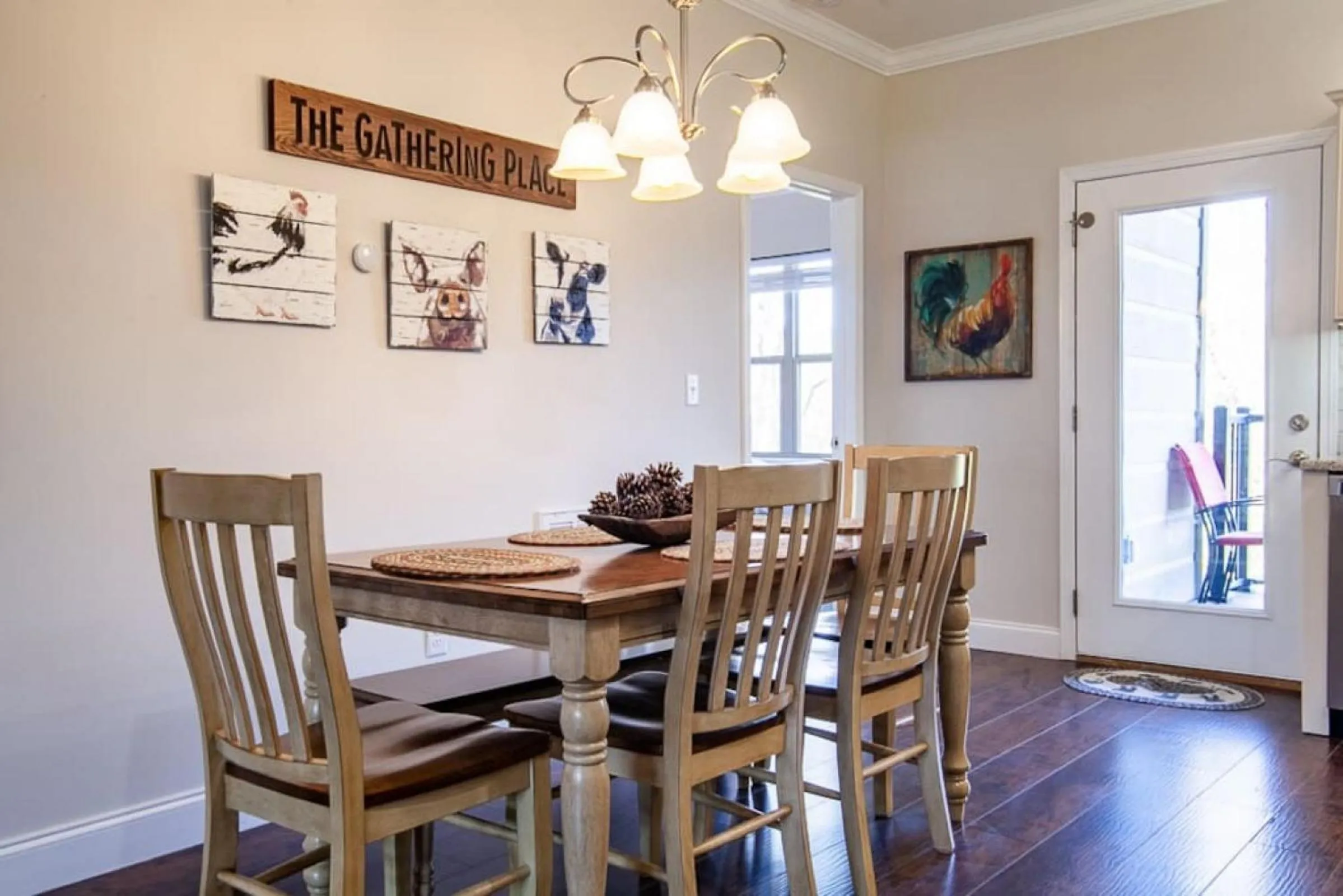 Dining area in Cozy Cades Cove Condo with Community Pool