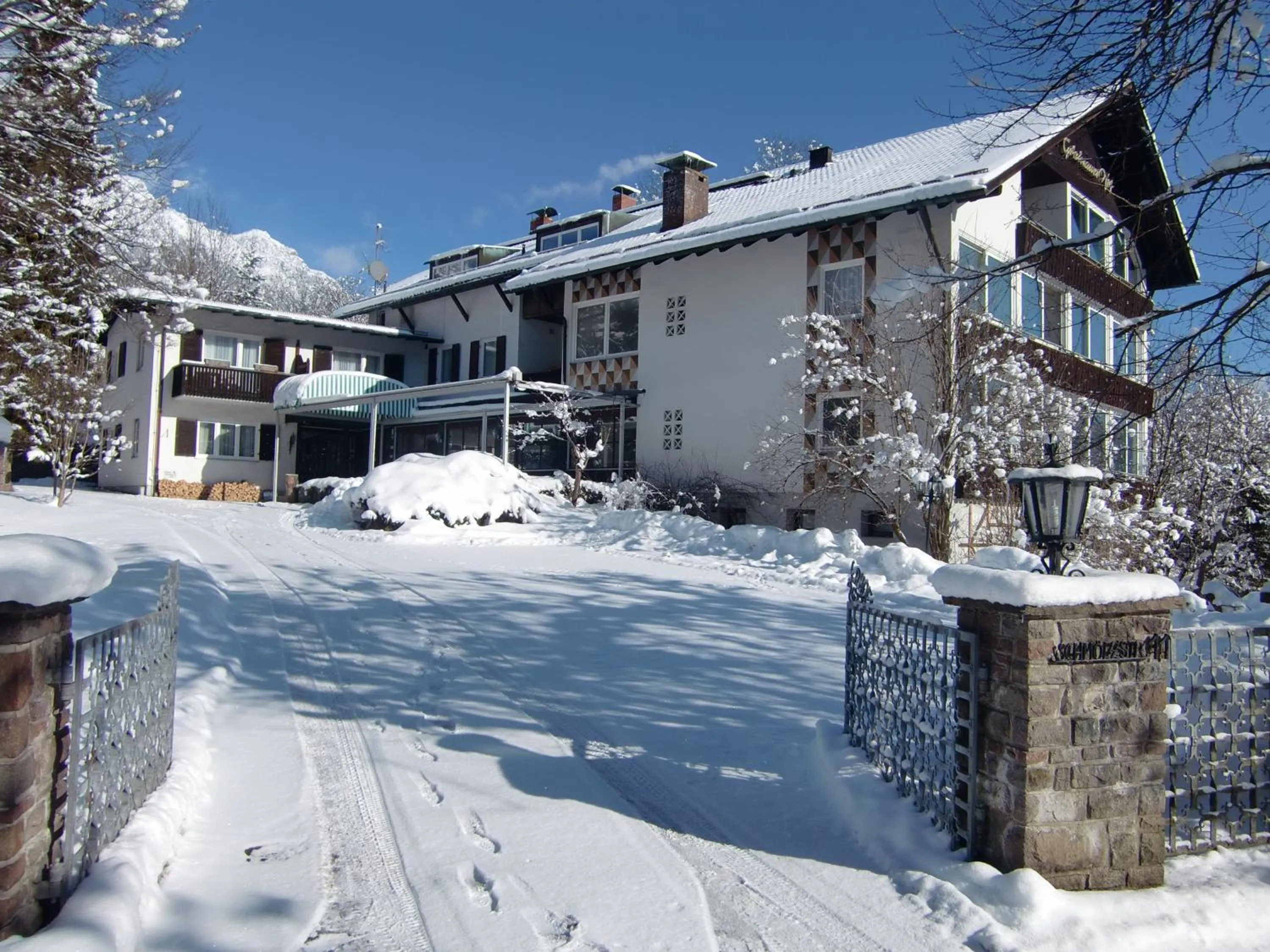 Facade/entrance in Grainauer Hof