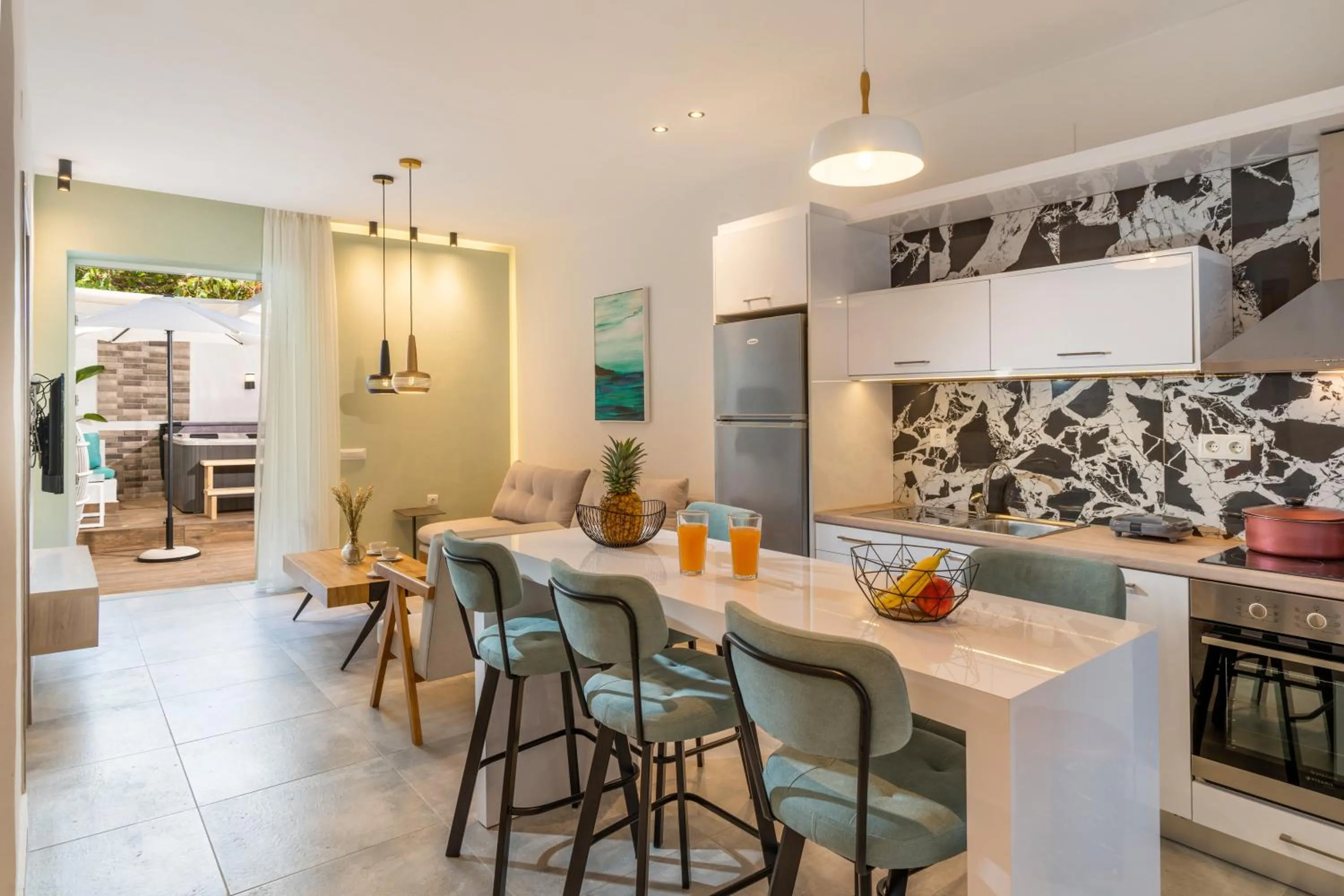 Dining area in City and Sand Suites