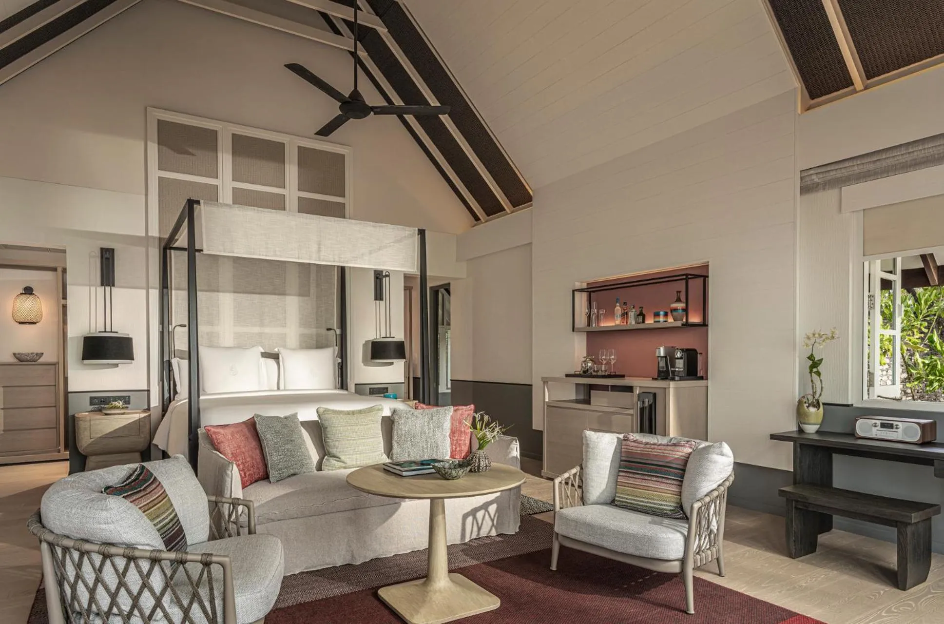 Bedroom in Four Seasons Resort Maldives at Landaa Giraavaru