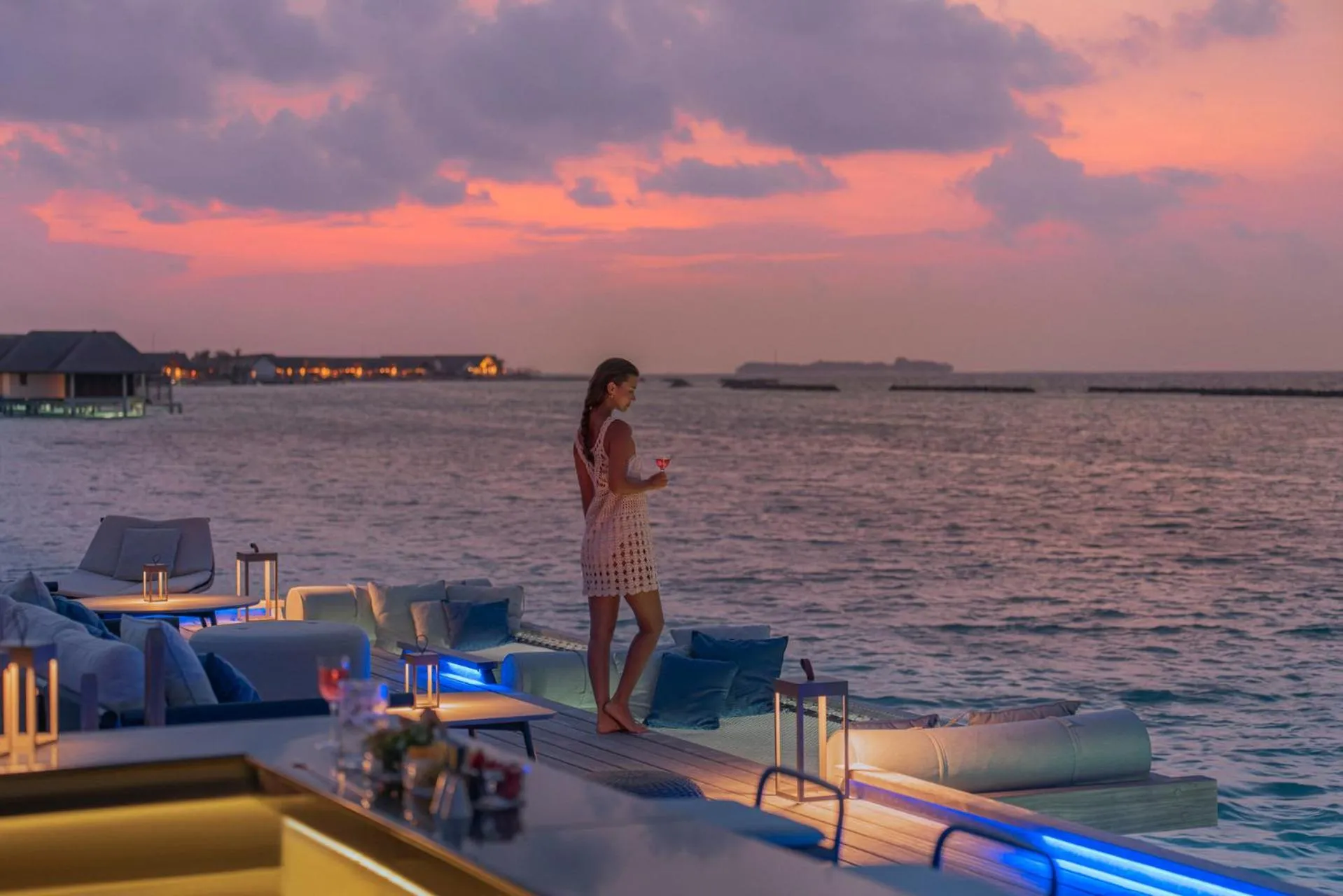 Lounge or bar in Four Seasons Resort Maldives at Landaa Giraavaru