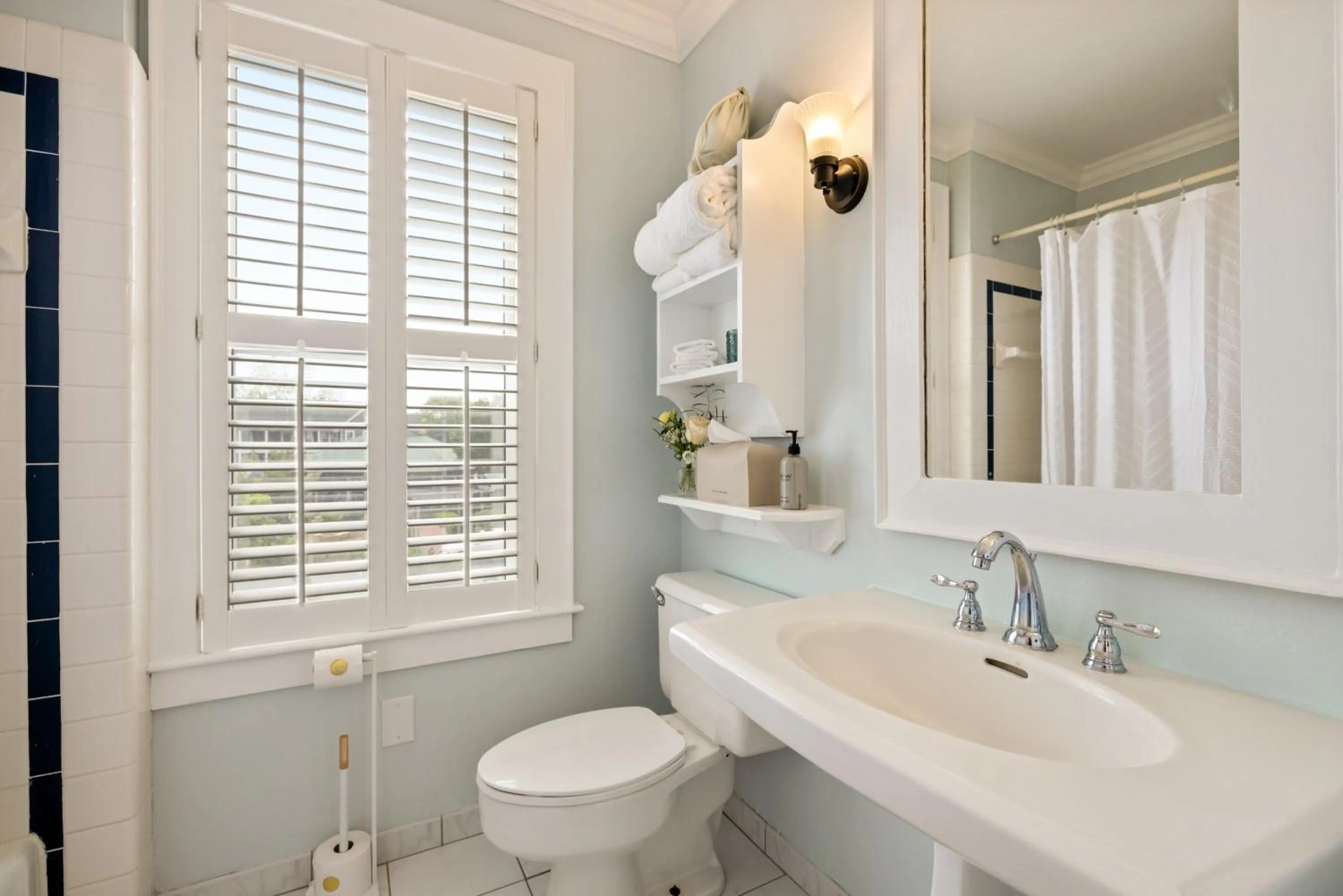 Bathroom in The Tranquil House Inn