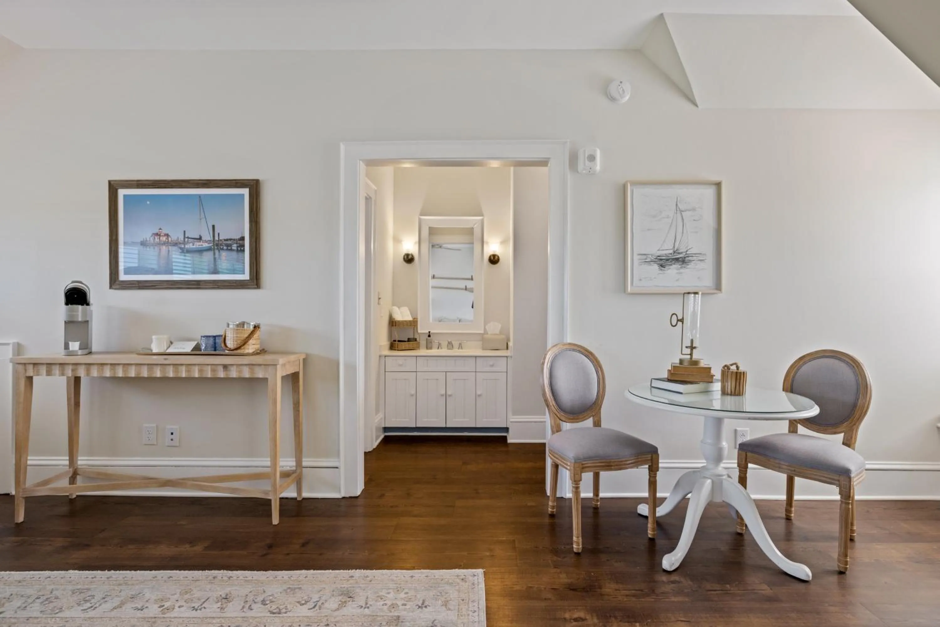 furniture in The Tranquil House Inn