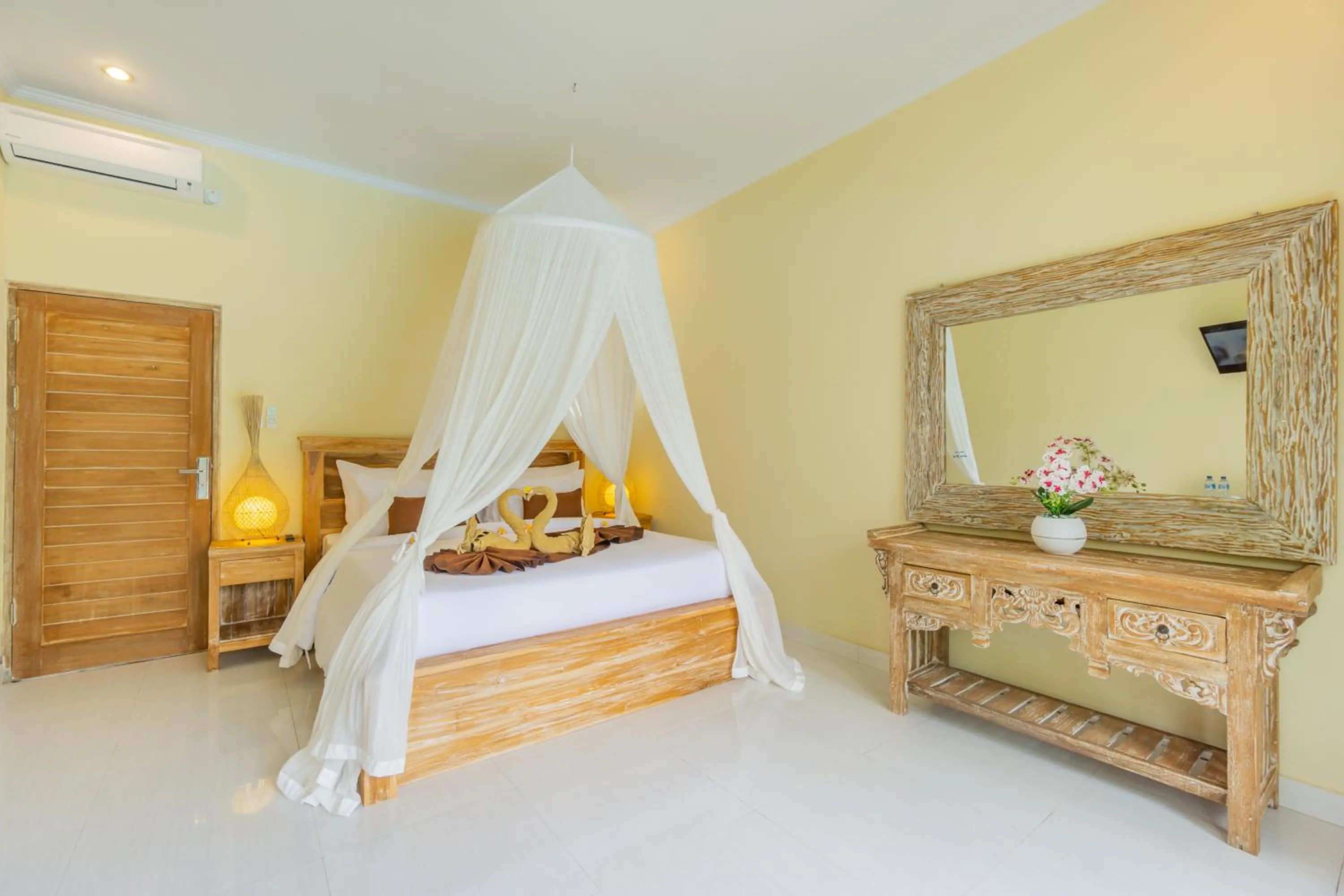 Bed in Abhirama Villas by Supala