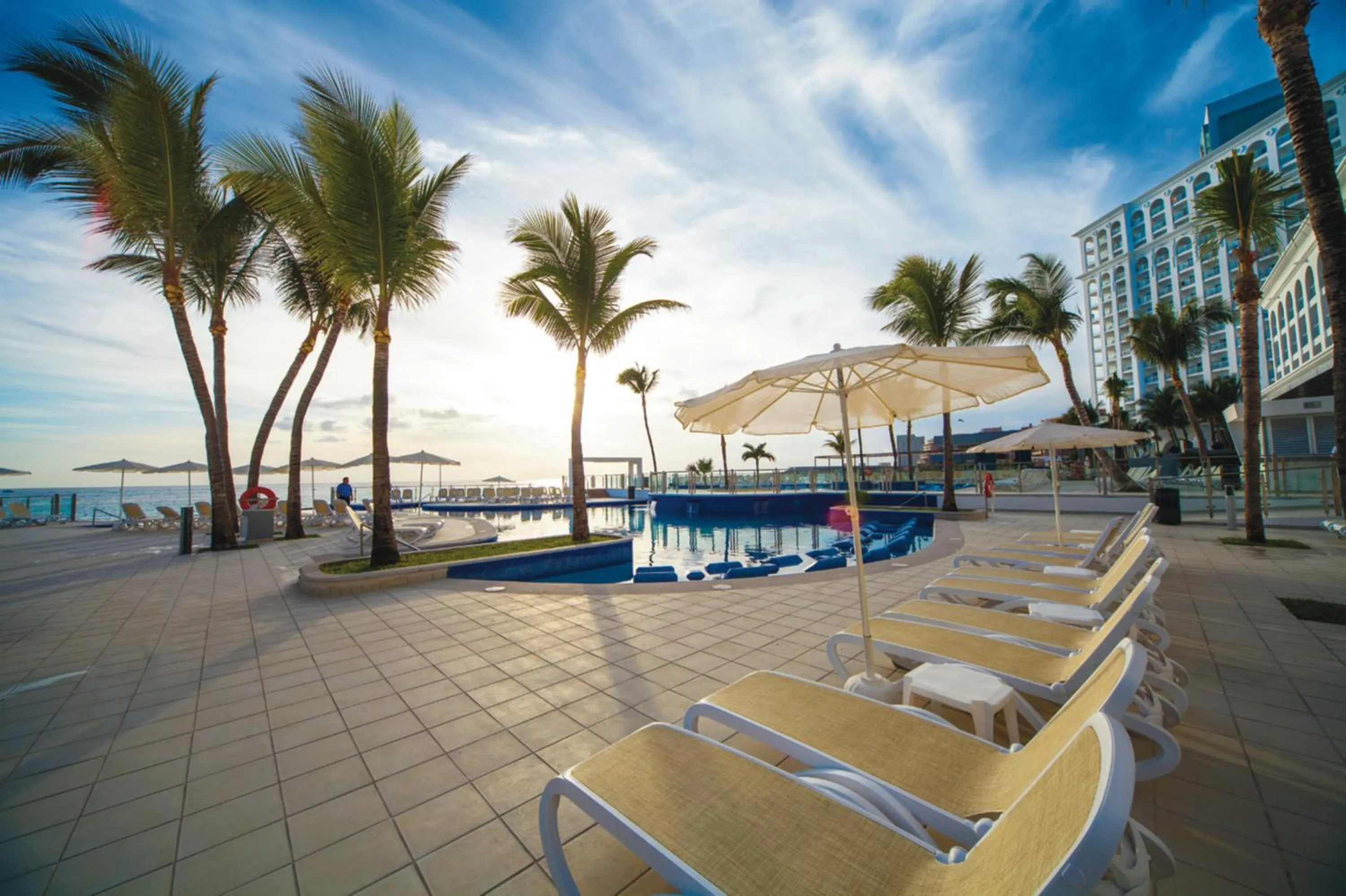 Swimming pool in Riu Cancun - Adults Only - All Inclusive