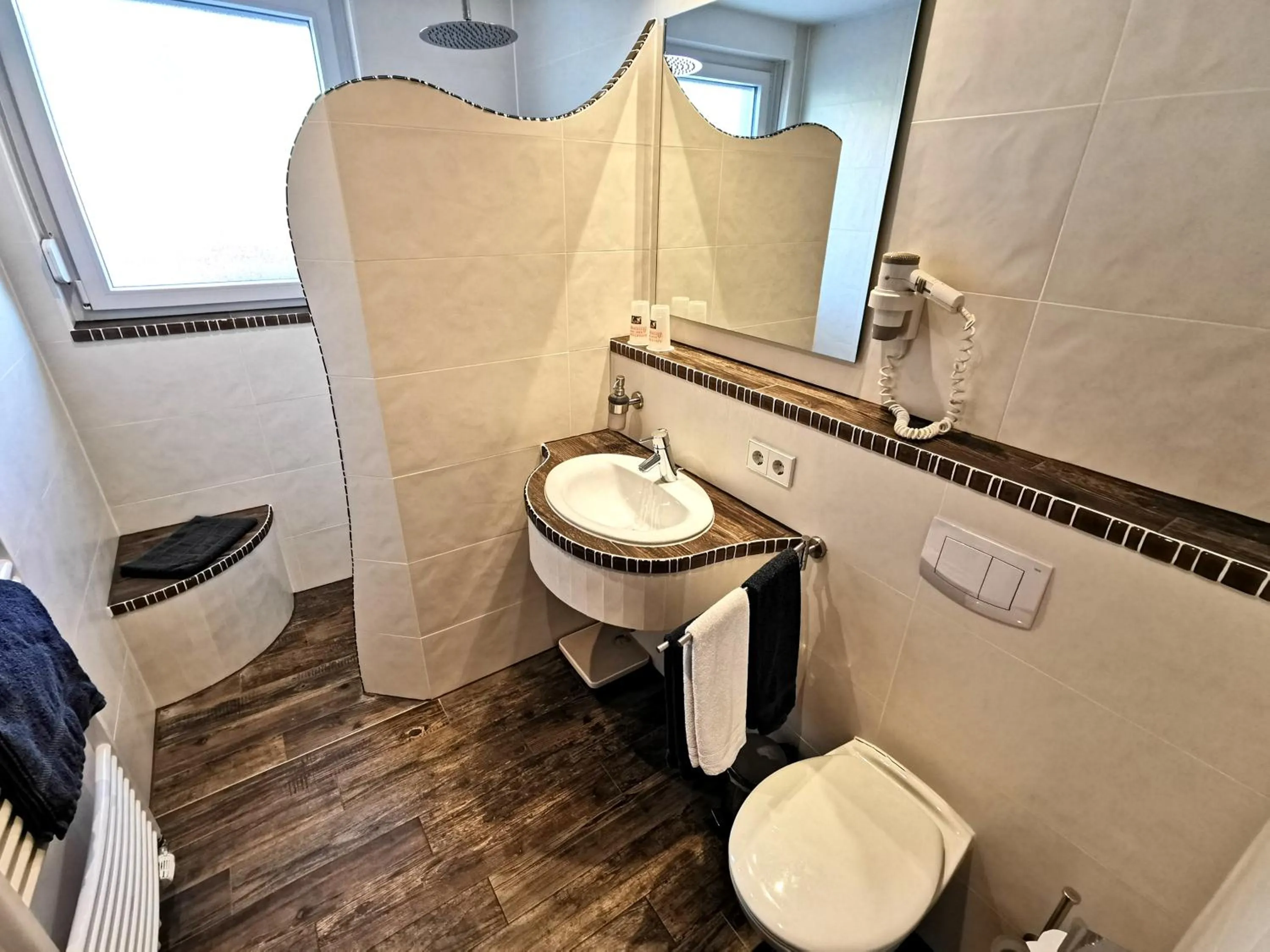 Shower in Appartements Biedermeier