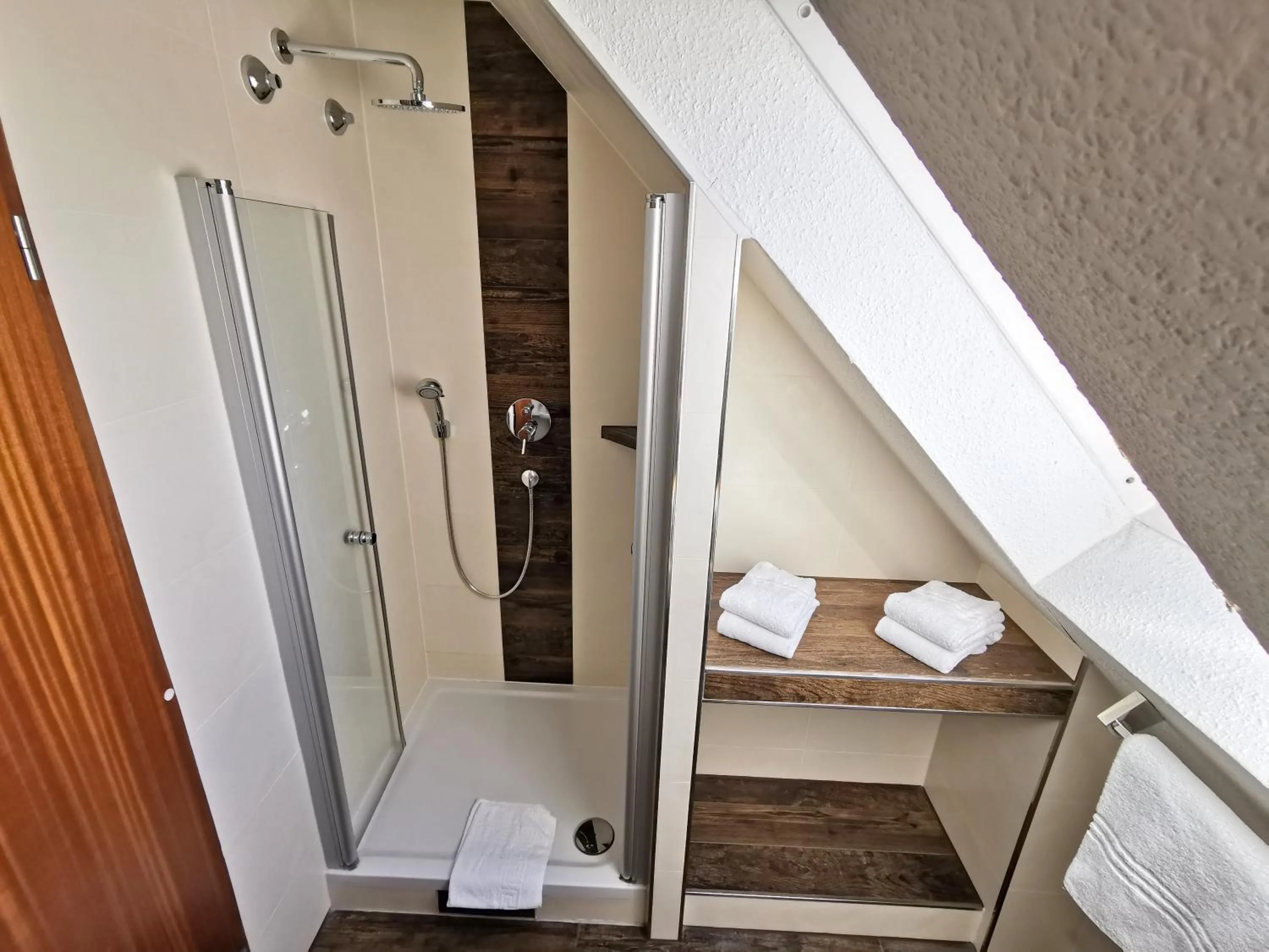 Shower in Appartements Biedermeier