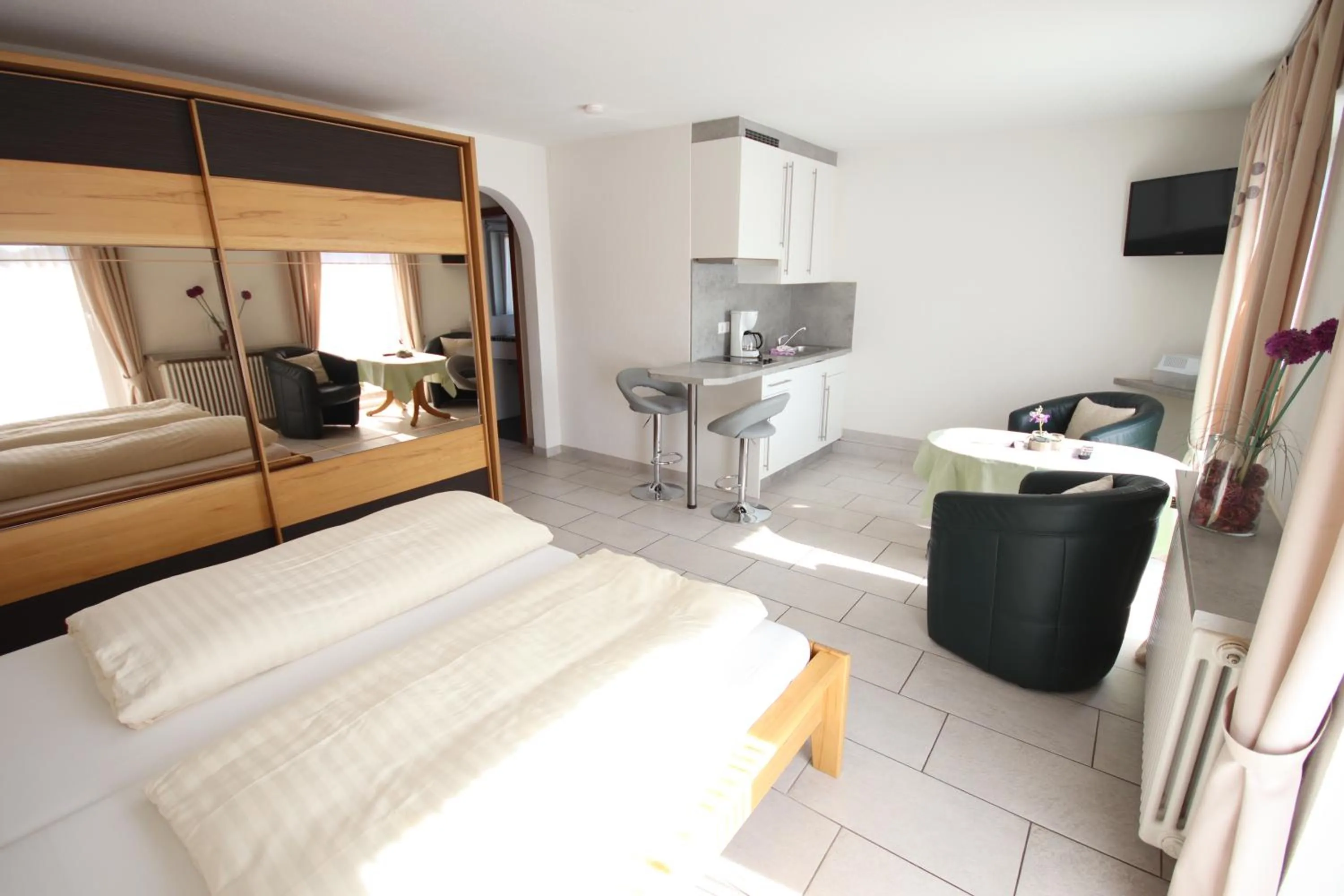 Kitchen or kitchenette, Bed in Appartements Biedermeier